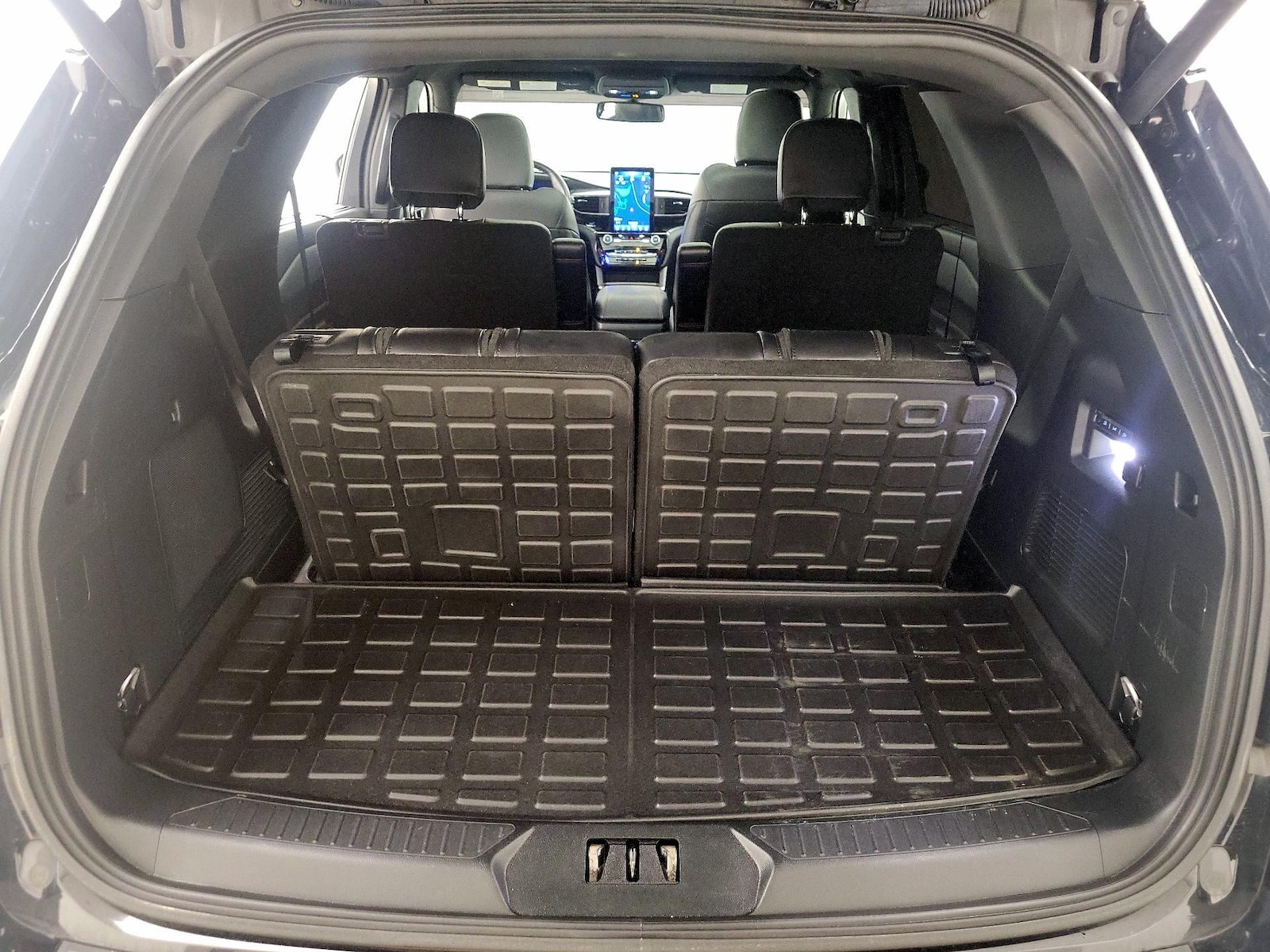 2023 Ford Explorer ST - Photo 24