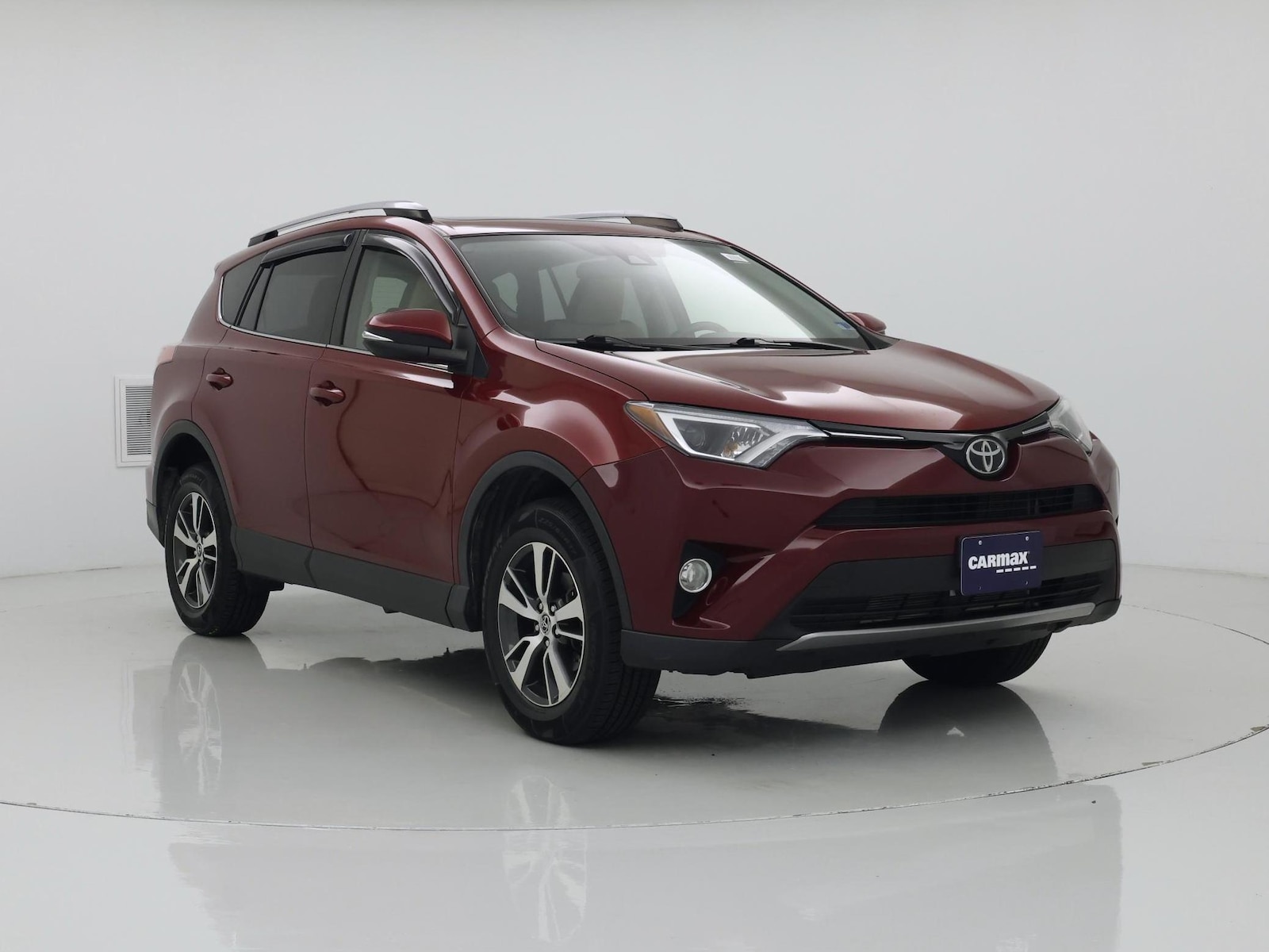 2018 Toyota RAV4 XLE - Photo 2