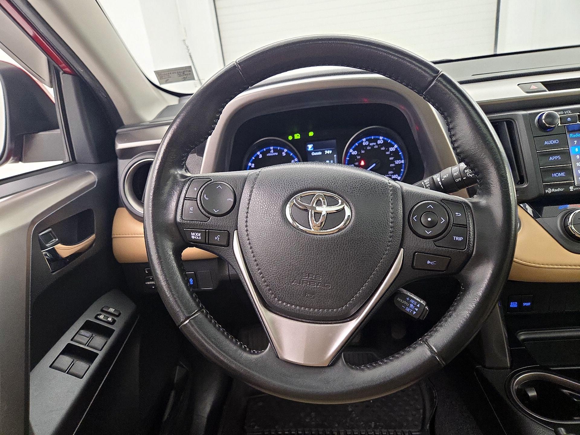 Thumbnail: 2018 Toyota RAV4 - 10