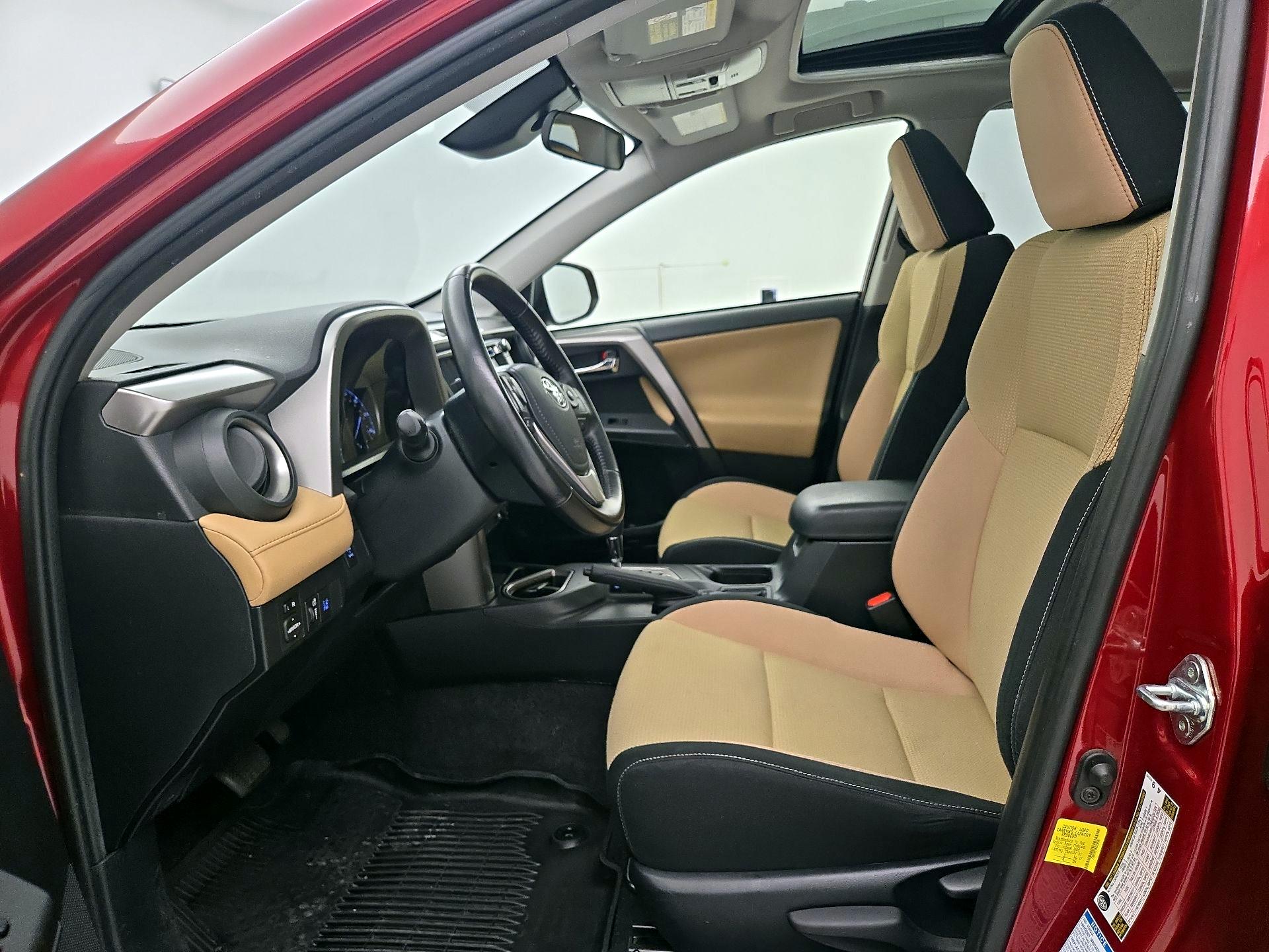 Thumbnail: 2018 Toyota RAV4 - 11
