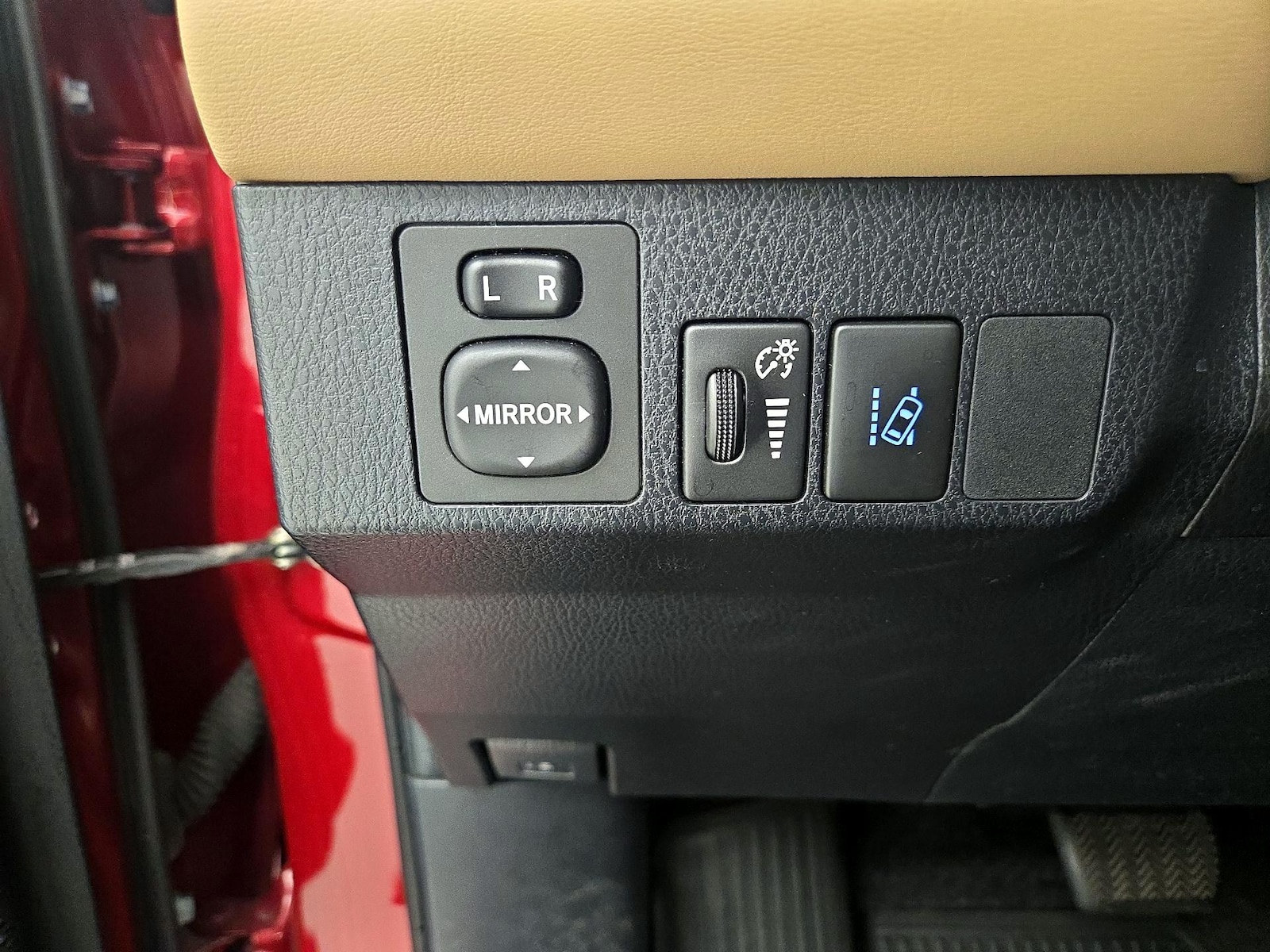 2018 Toyota RAV4 XLE - Photo 14