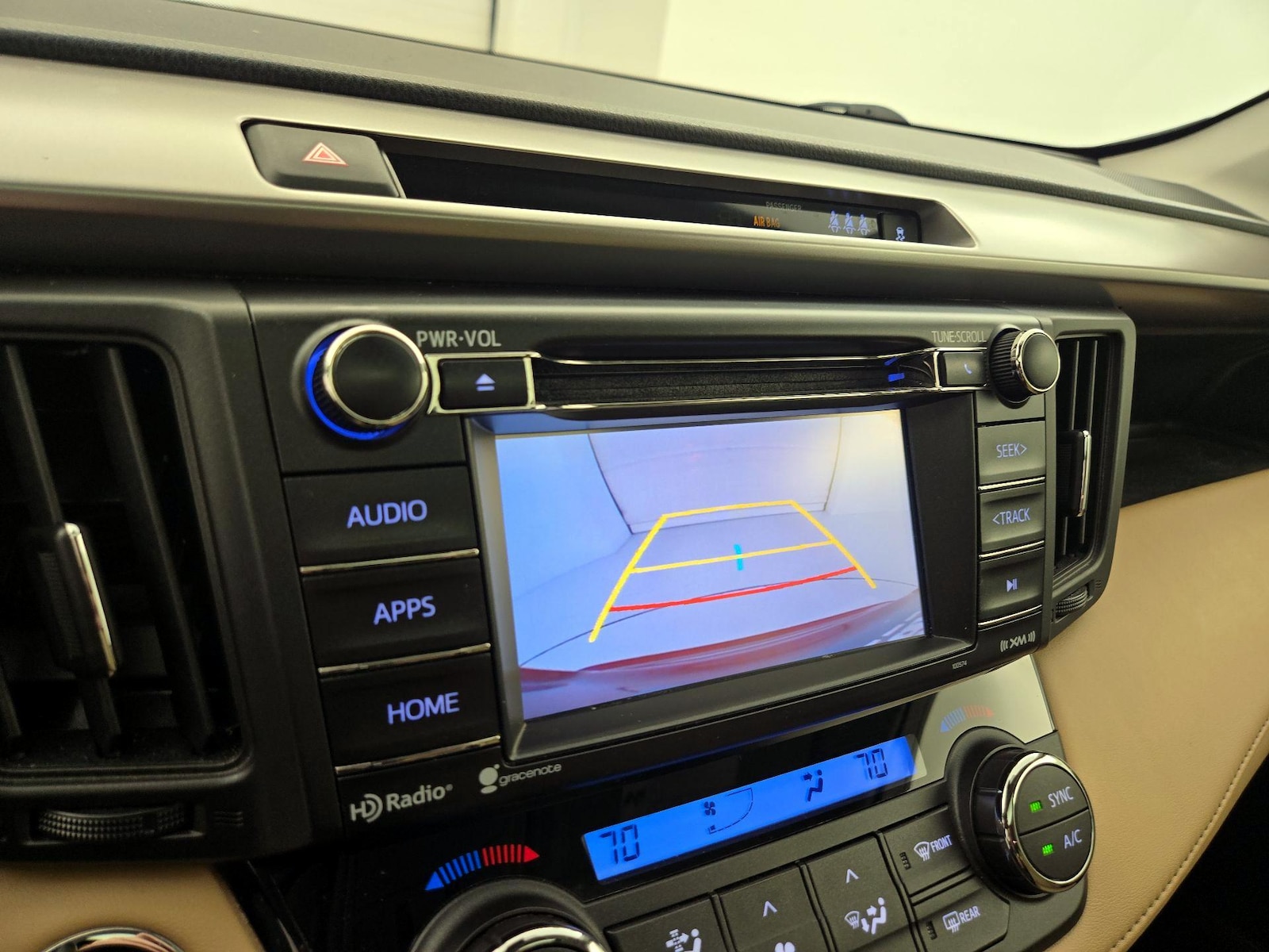 2018 Toyota RAV4 XLE - Photo 15
