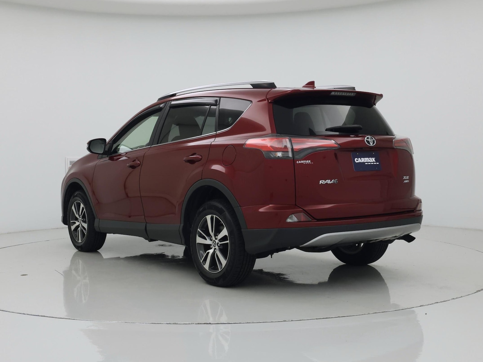 2018 Toyota RAV4 XLE - Photo 3