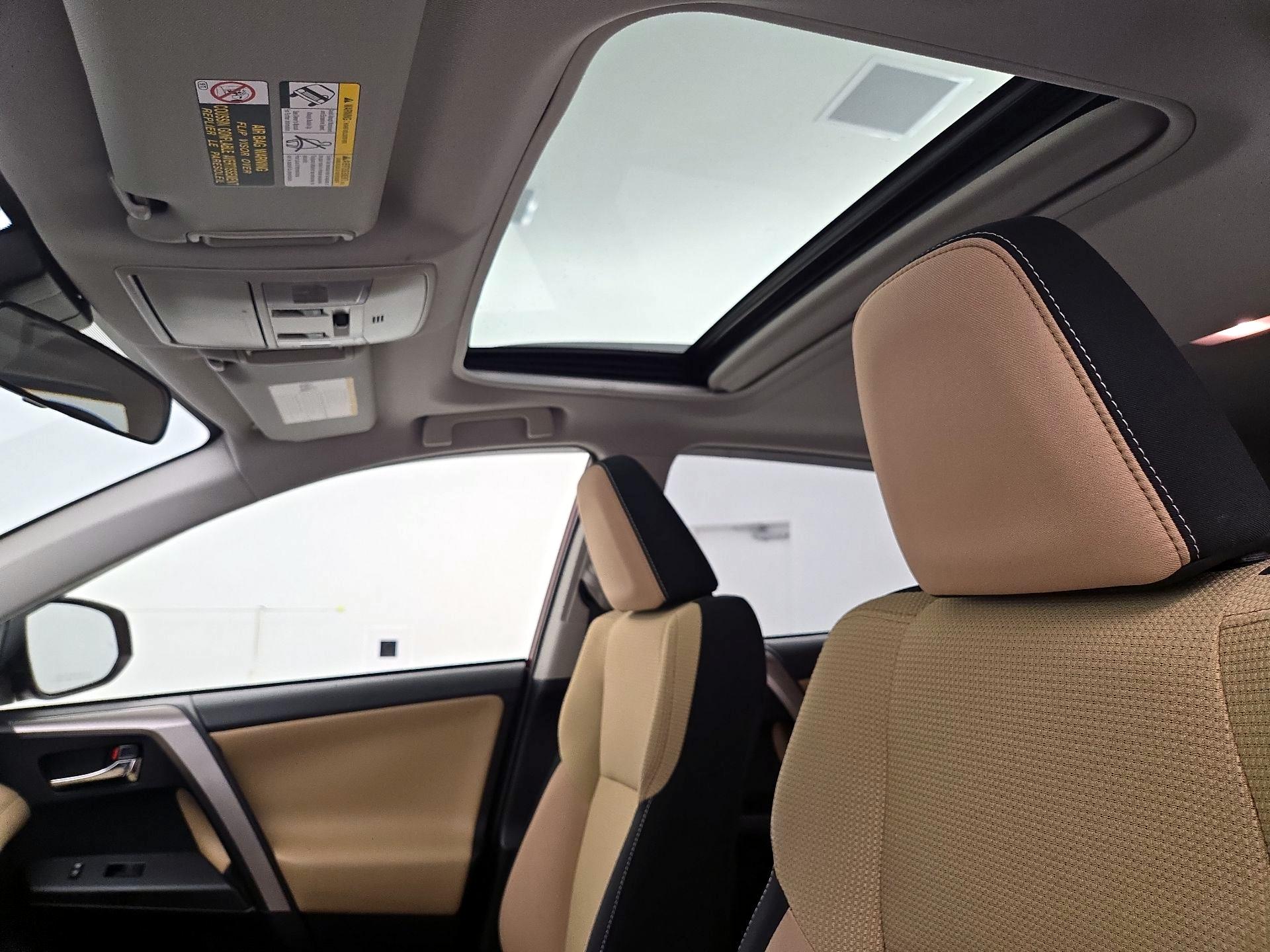 Thumbnail: 2018 Toyota RAV4 - 19