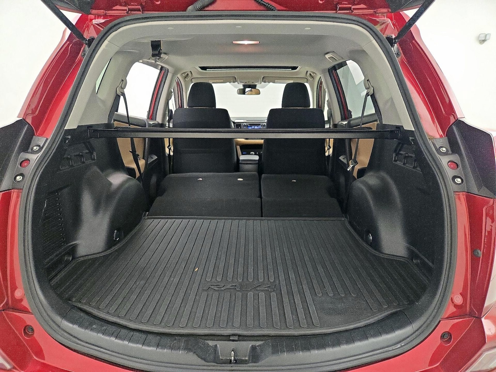 2018 Toyota RAV4 XLE - Photo 23