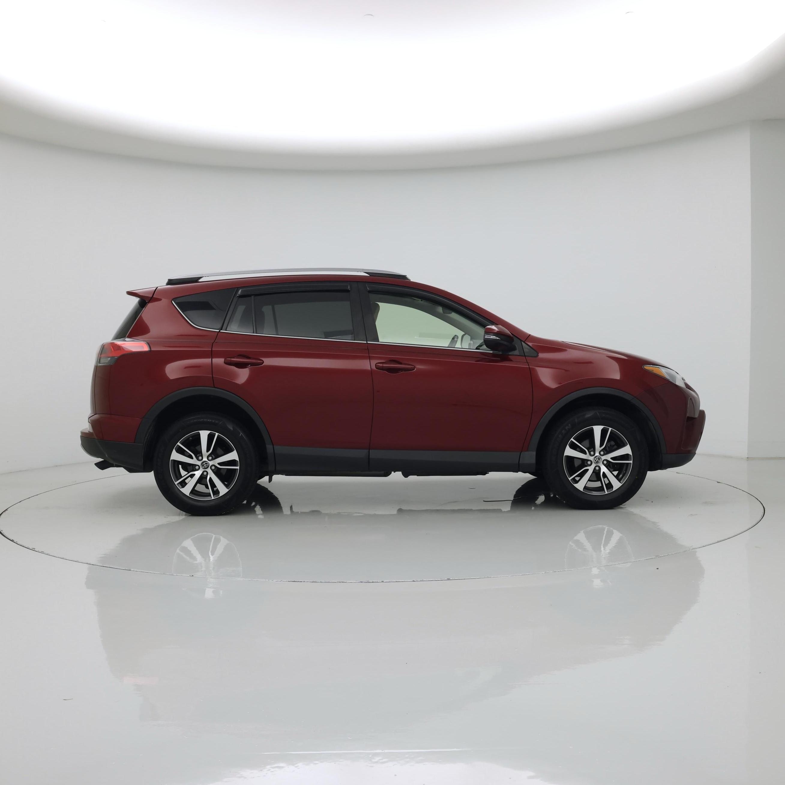 Thumbnail: 2018 Toyota RAV4 - 7