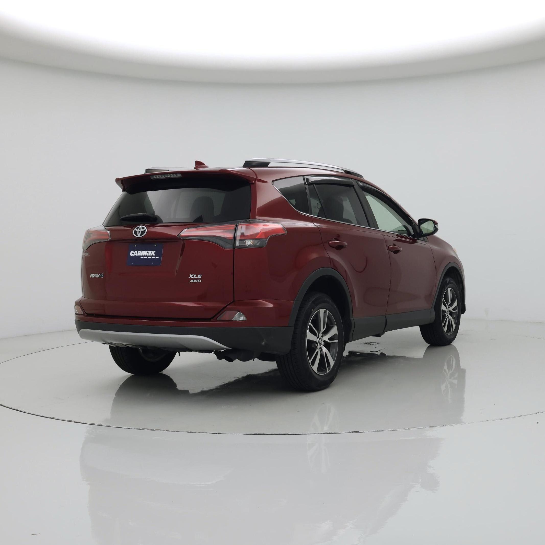 Thumbnail: 2018 Toyota RAV4 - 8