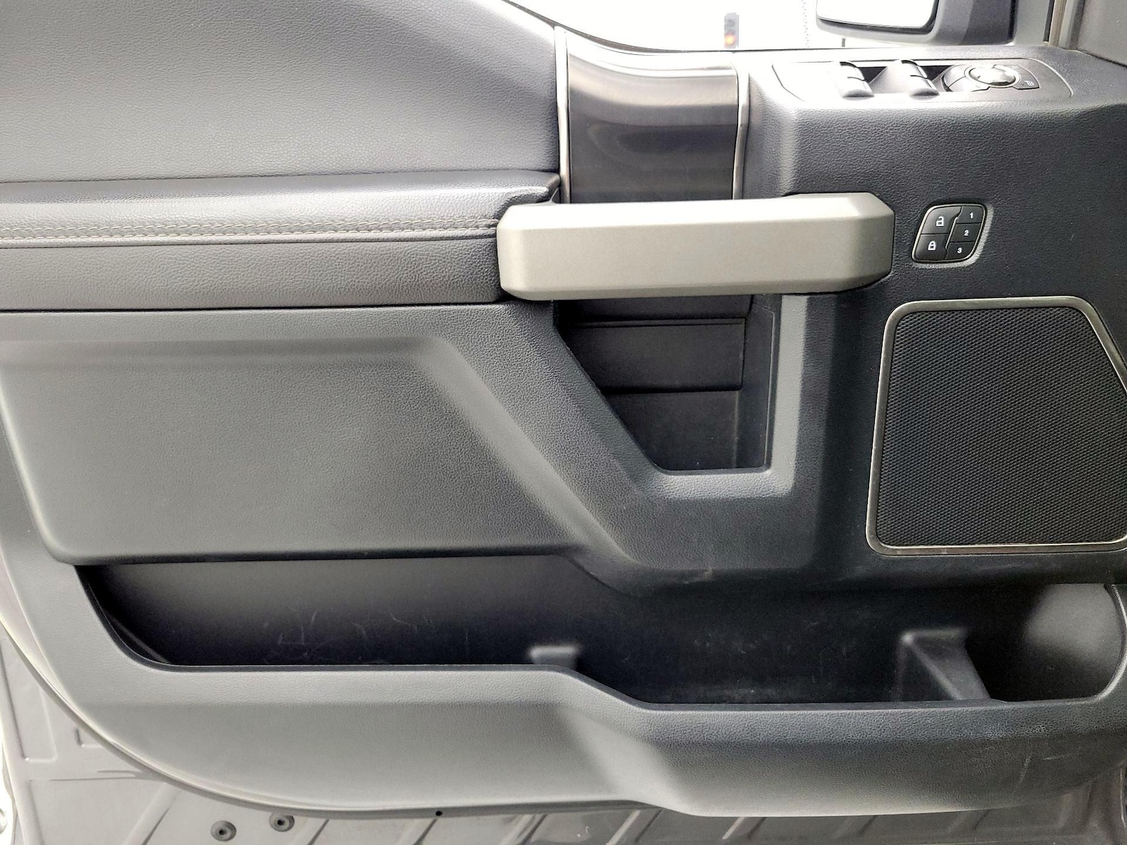 2020 Ford F-150 Raptor - Photo 13
