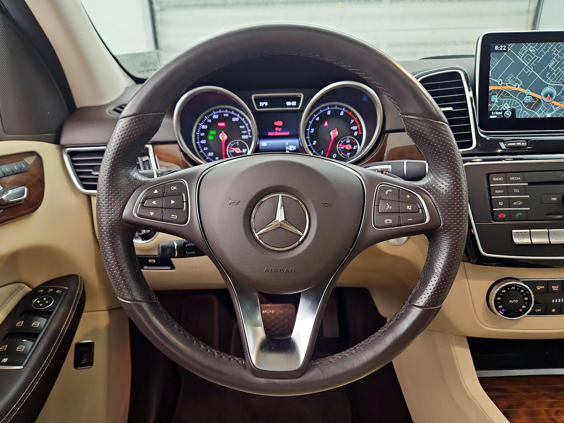 Thumbnail: 2016 Mercedes-Benz GLE - 10