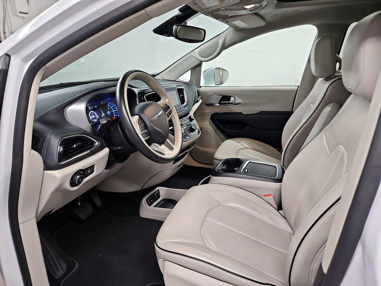2020 Chrysler Pacifica Hybrid Limited - Photo 12