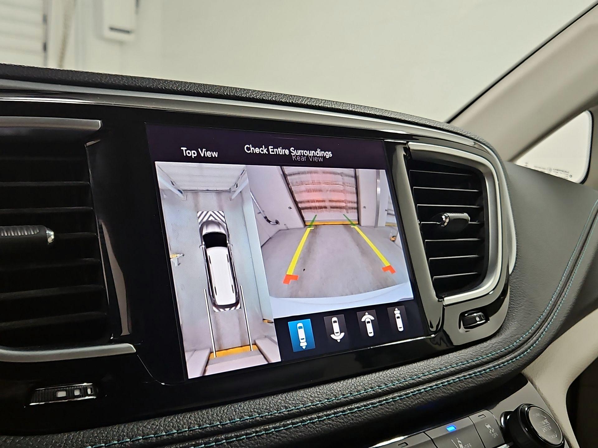 Thumbnail: 2020 Chrysler Pacifica - 15