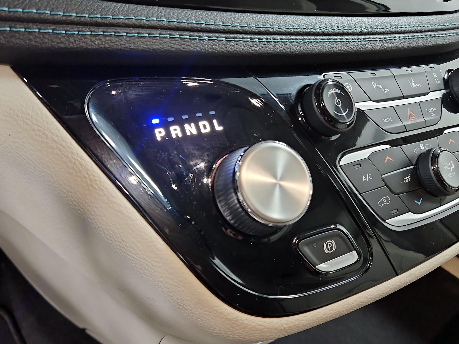 2020 Chrysler Pacifica Hybrid Limited - Photo 19