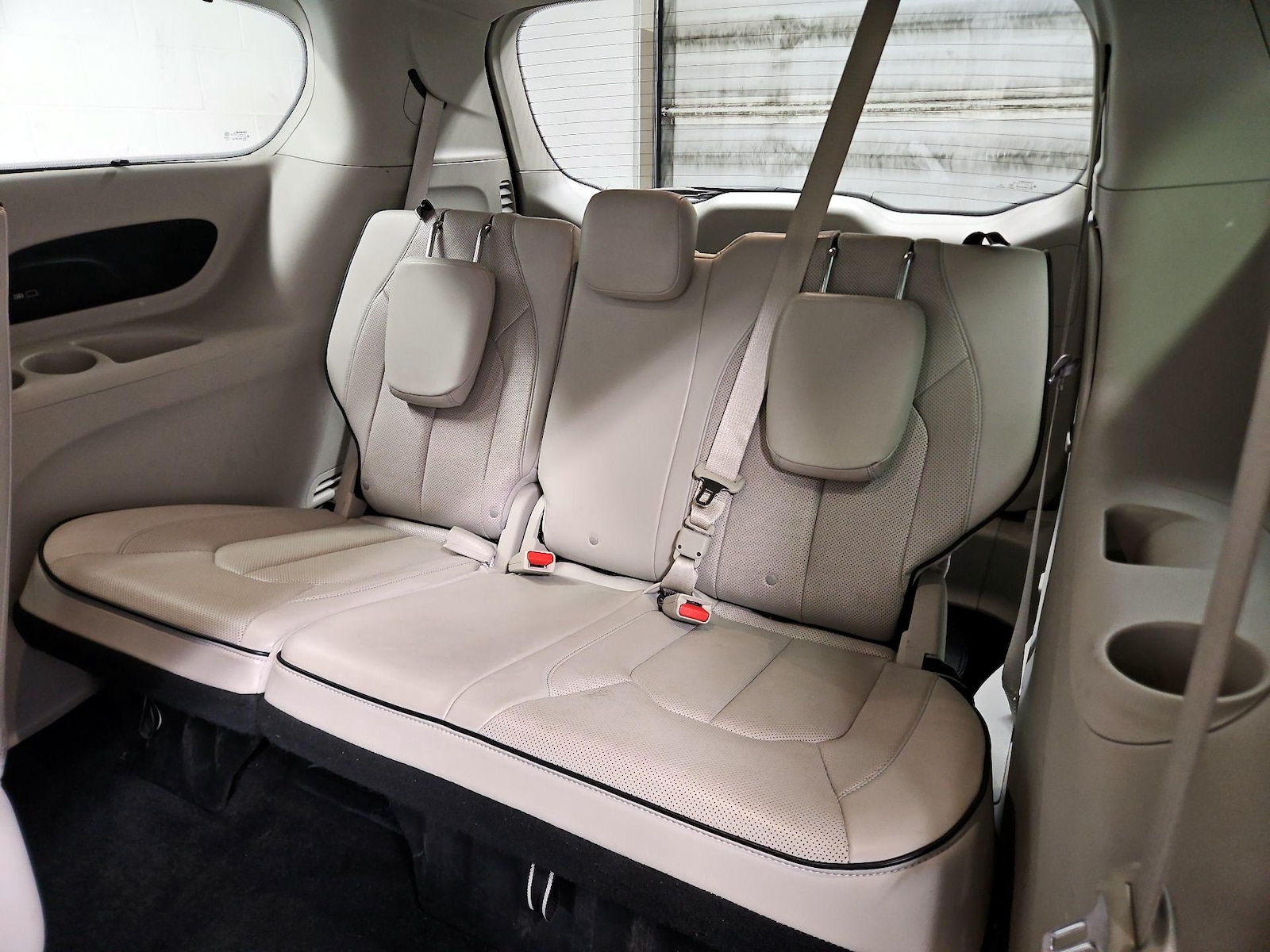 2020 Chrysler Pacifica Hybrid Limited - Photo 23