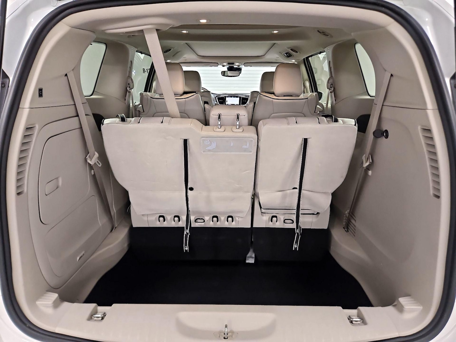 2020 Chrysler Pacifica Hybrid Limited - Photo 24
