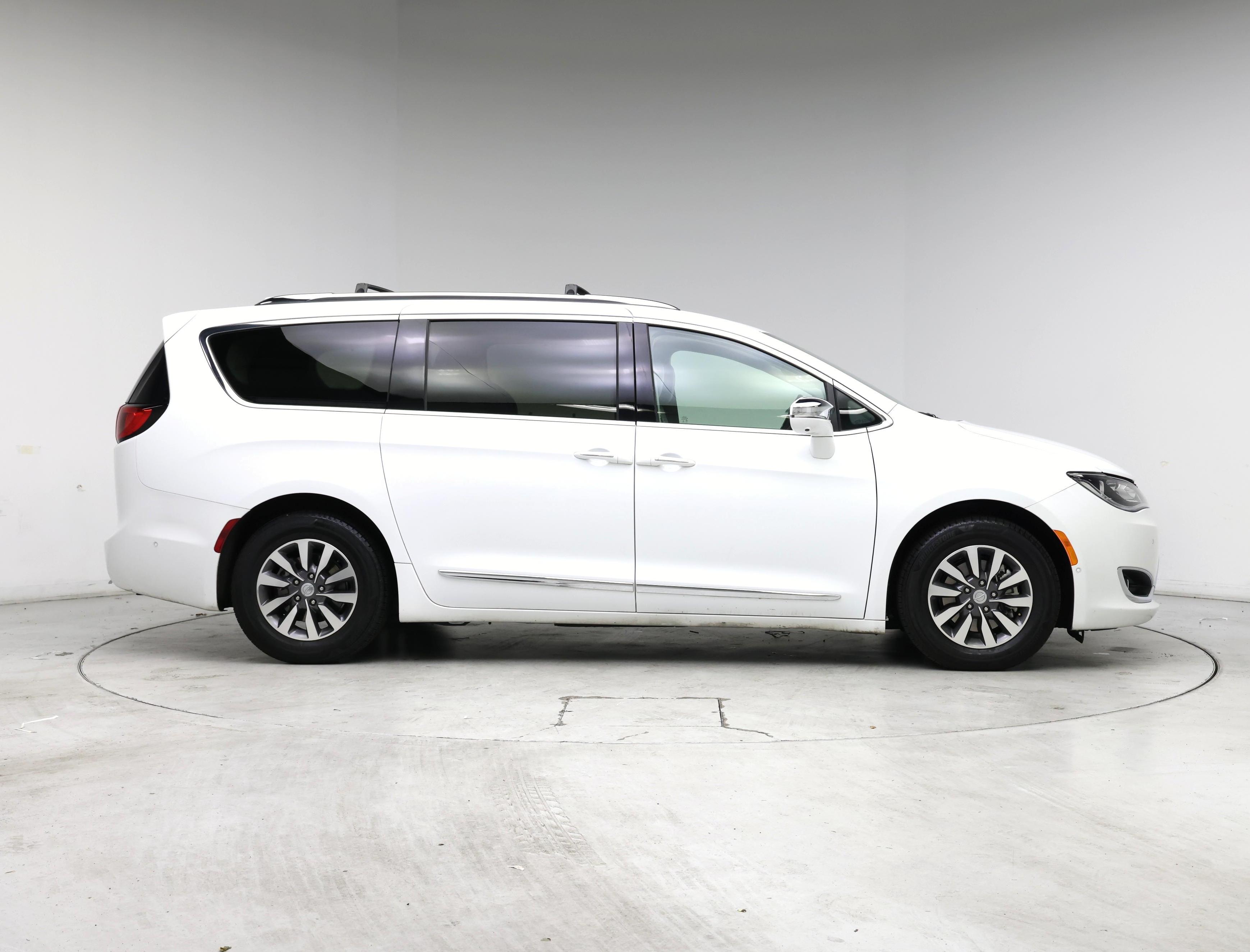 Thumbnail: 2020 Chrysler Pacifica - 7
