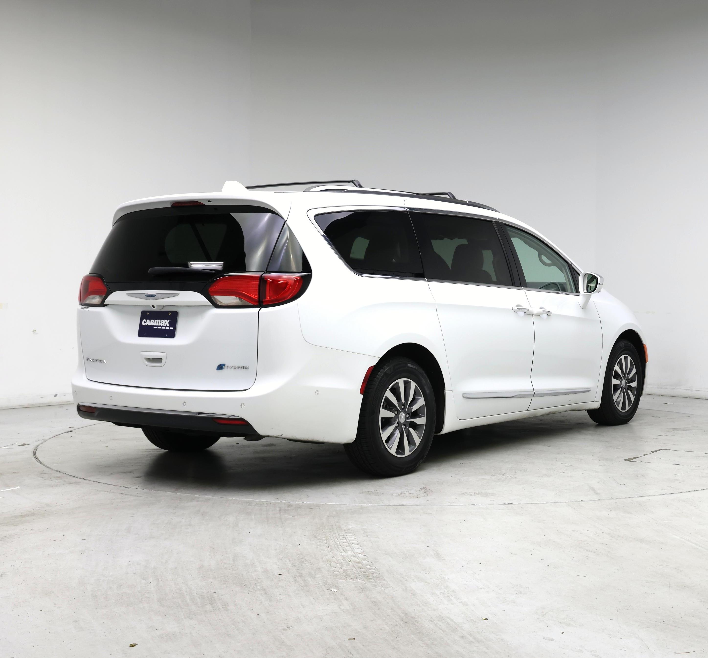 Thumbnail: 2020 Chrysler Pacifica - 8