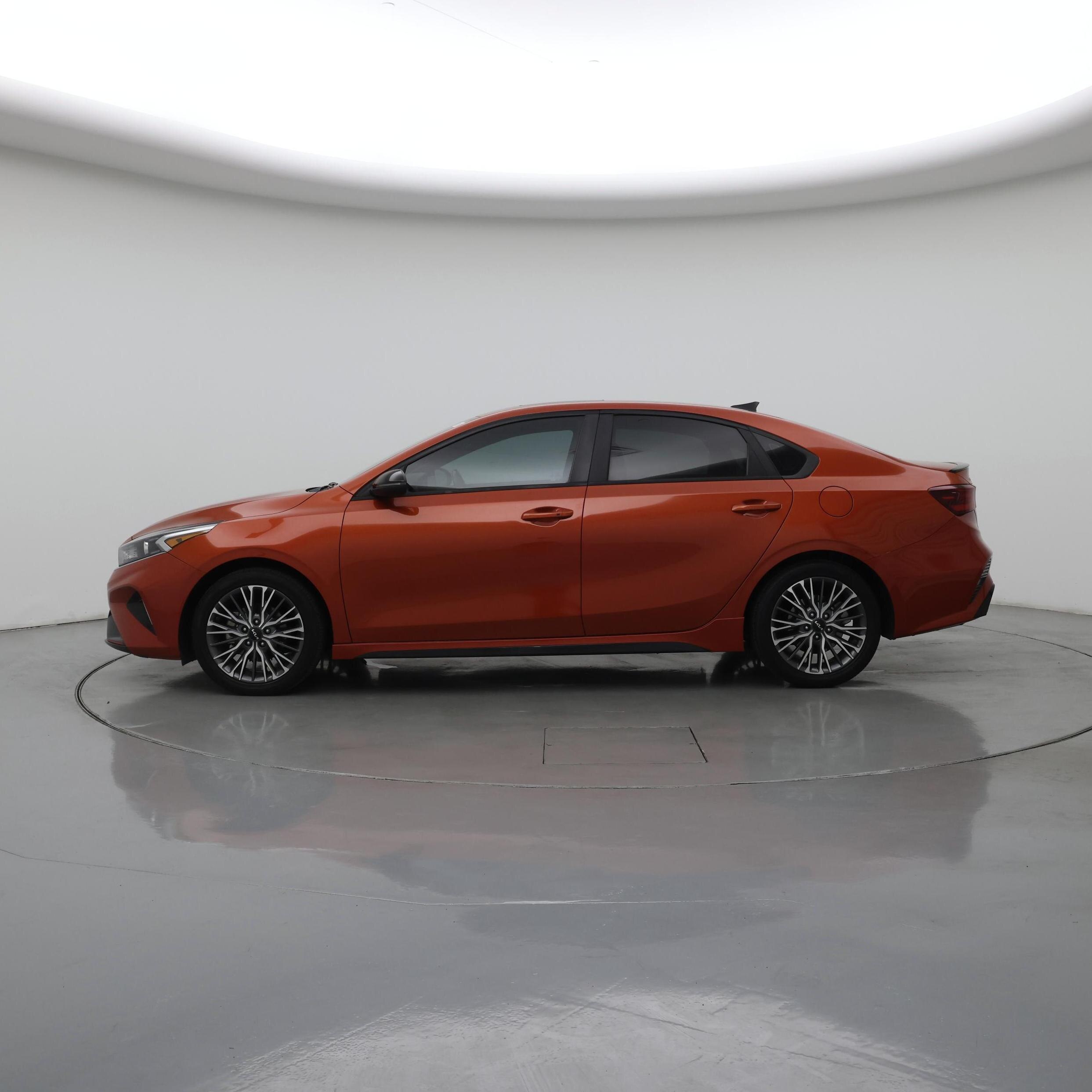 Thumbnail: 2023 Kia Forte - 3