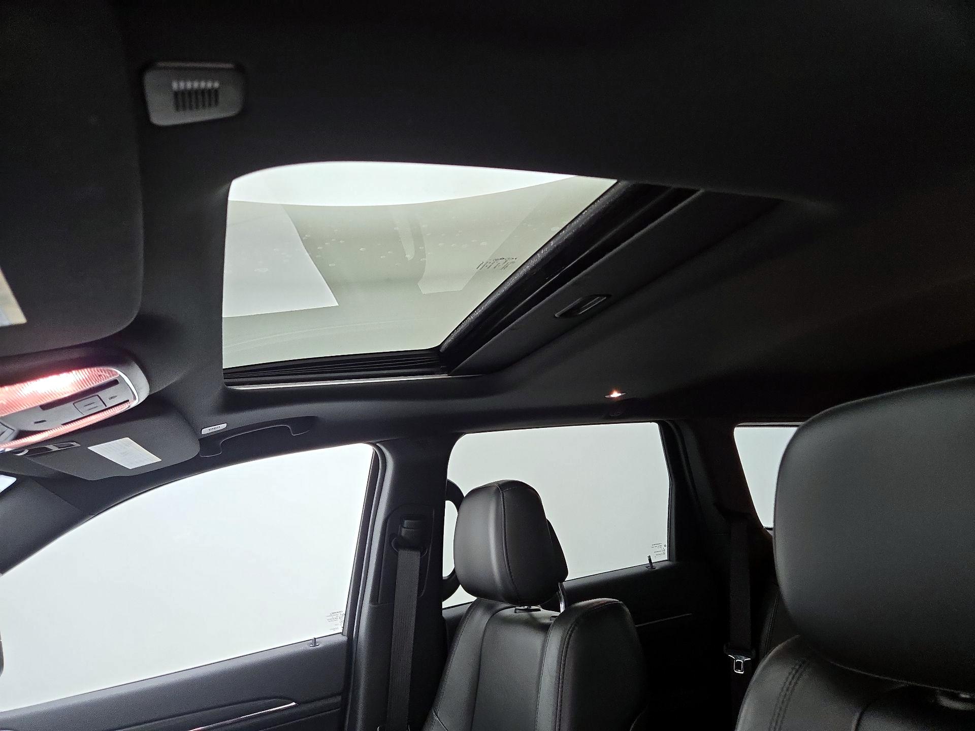 Thumbnail: 2020 Jeep Grand Cherokee - 20