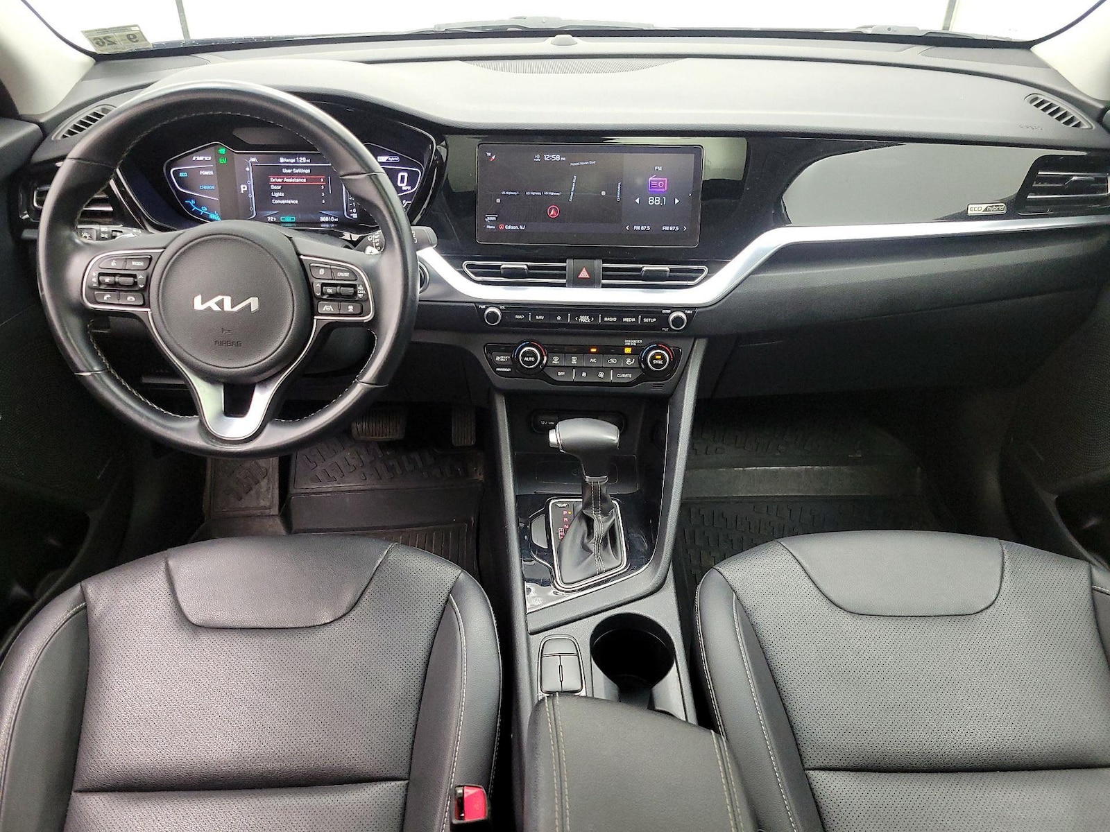 2022 Kia Niro Touring SE - Photo 10