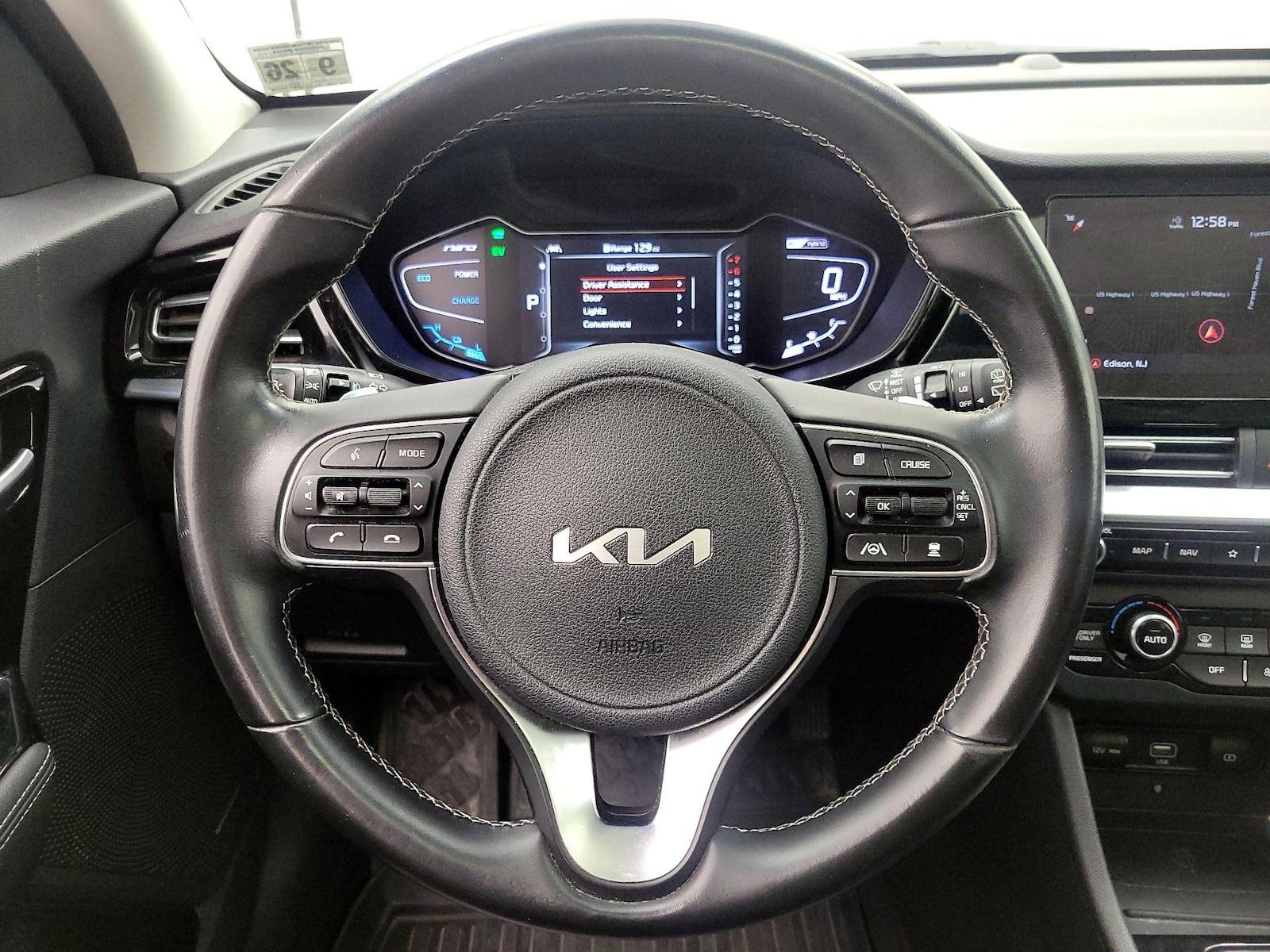 2022 Kia Niro Touring SE - Photo 11