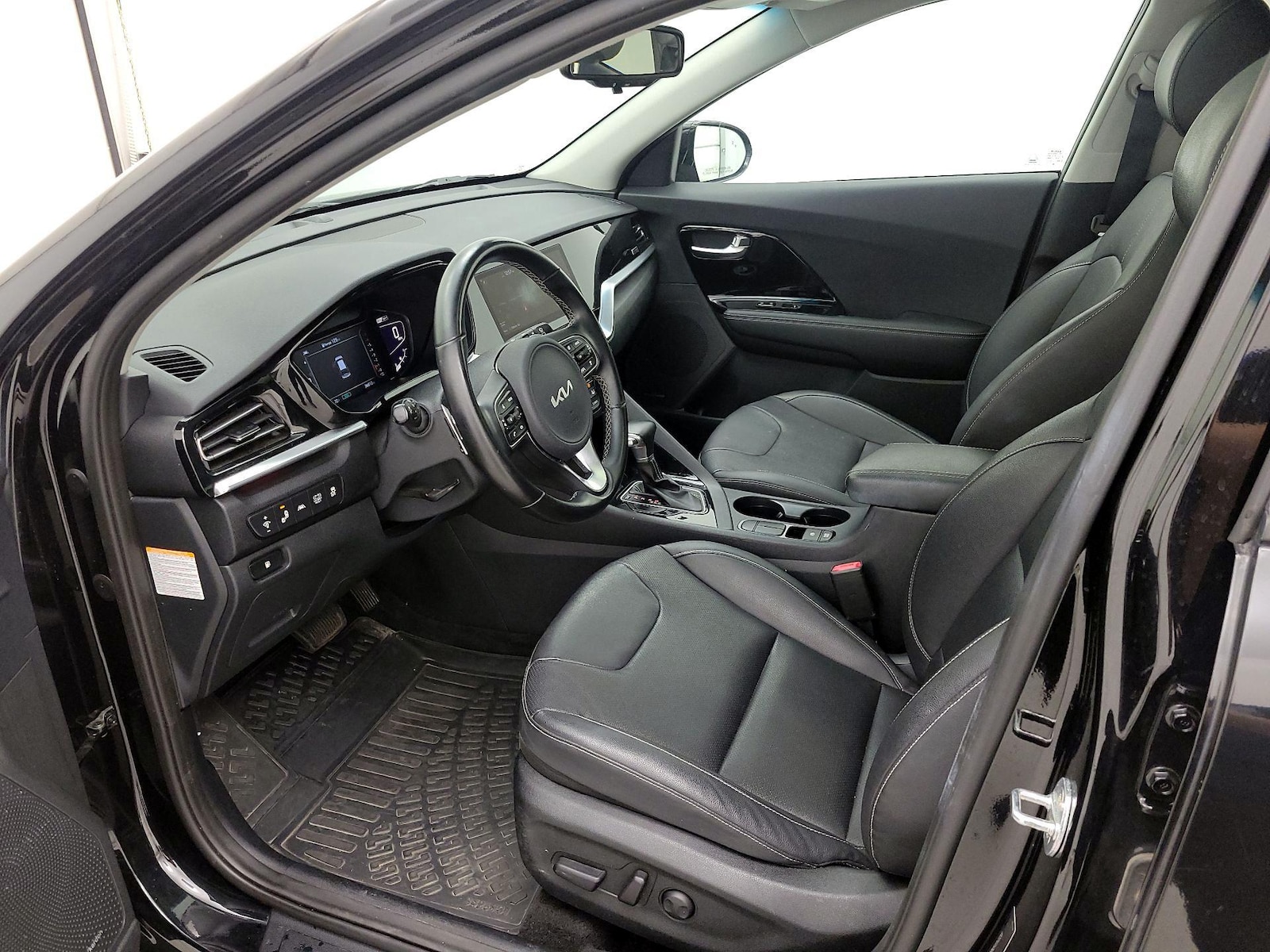 2022 Kia Niro Touring SE - Photo 12