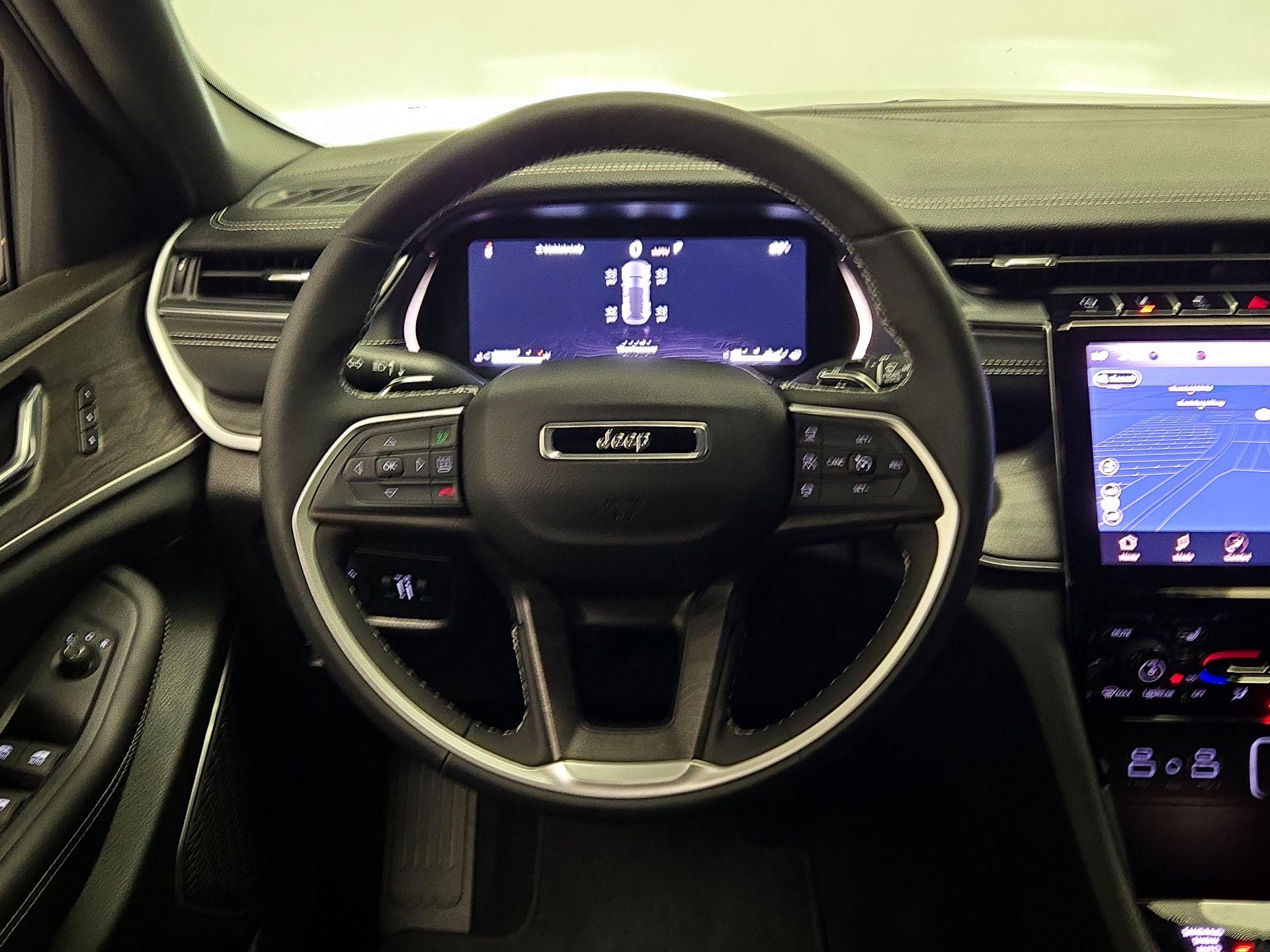 Thumbnail: 2025 Jeep Grand Cherokee - 10