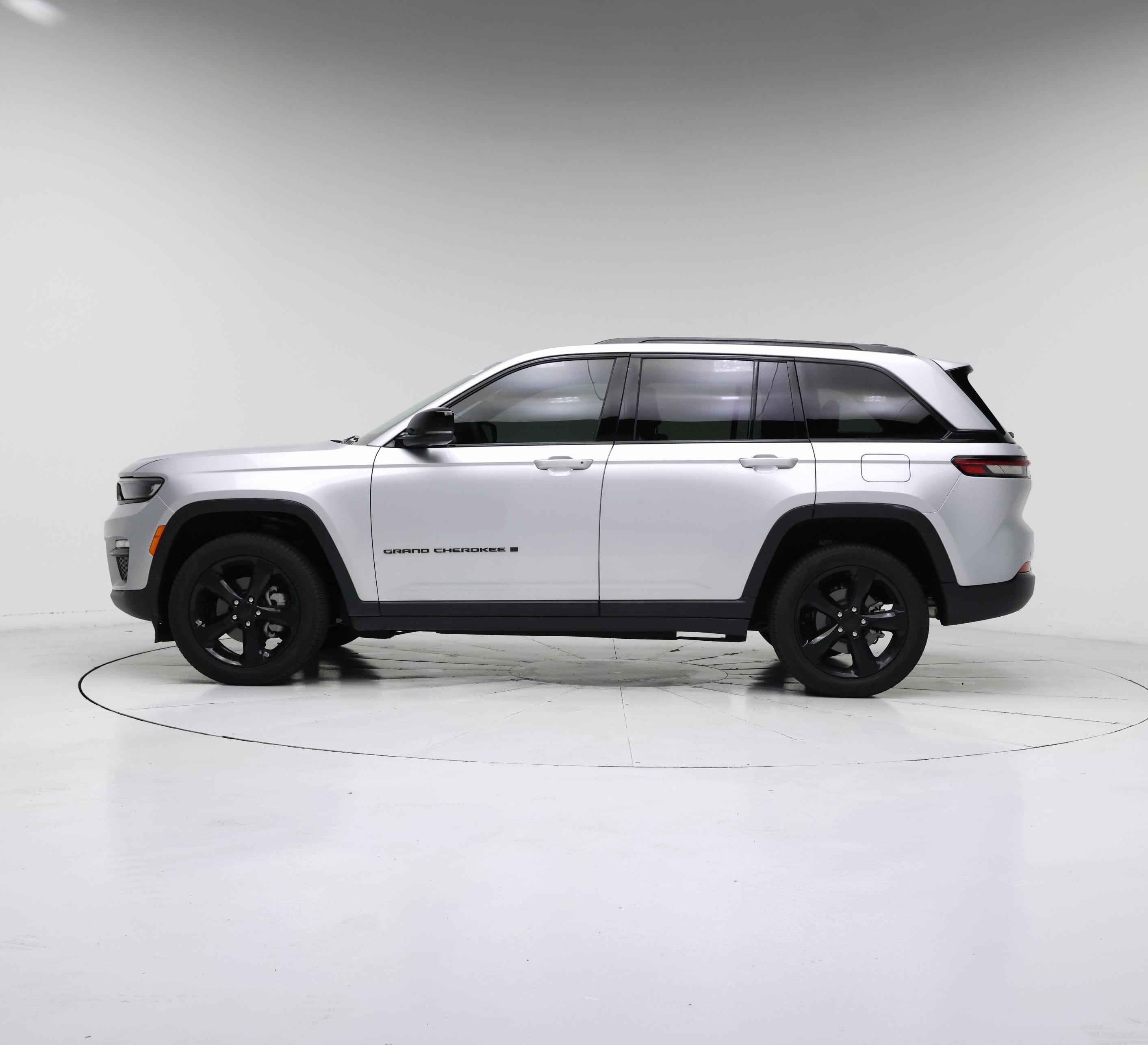 Thumbnail: 2025 Jeep Grand Cherokee - 3