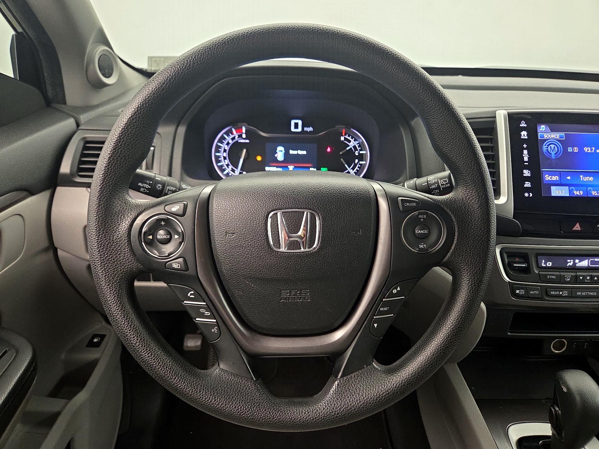 Thumbnail: 2018 Honda Pilot - 10