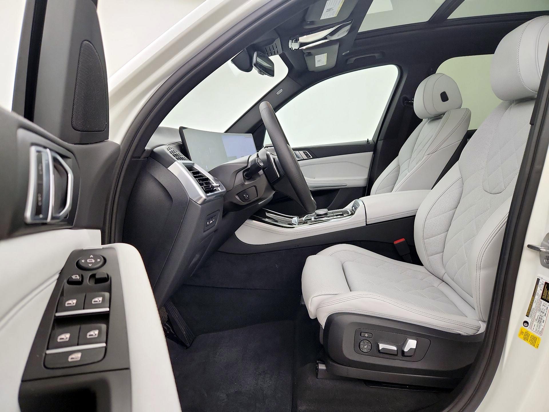 Thumbnail: 2024 BMW X5 - 11