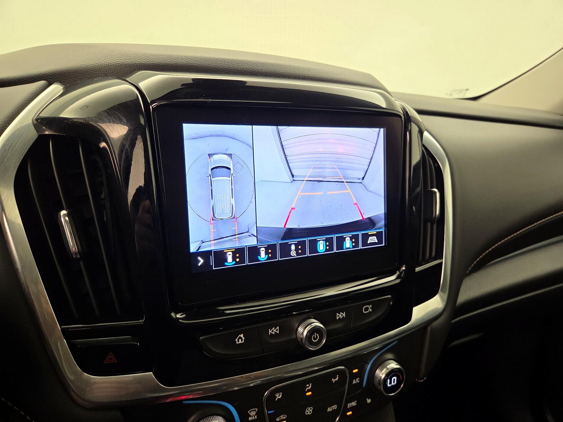 Thumbnail: 2021 Chevrolet Traverse - 15