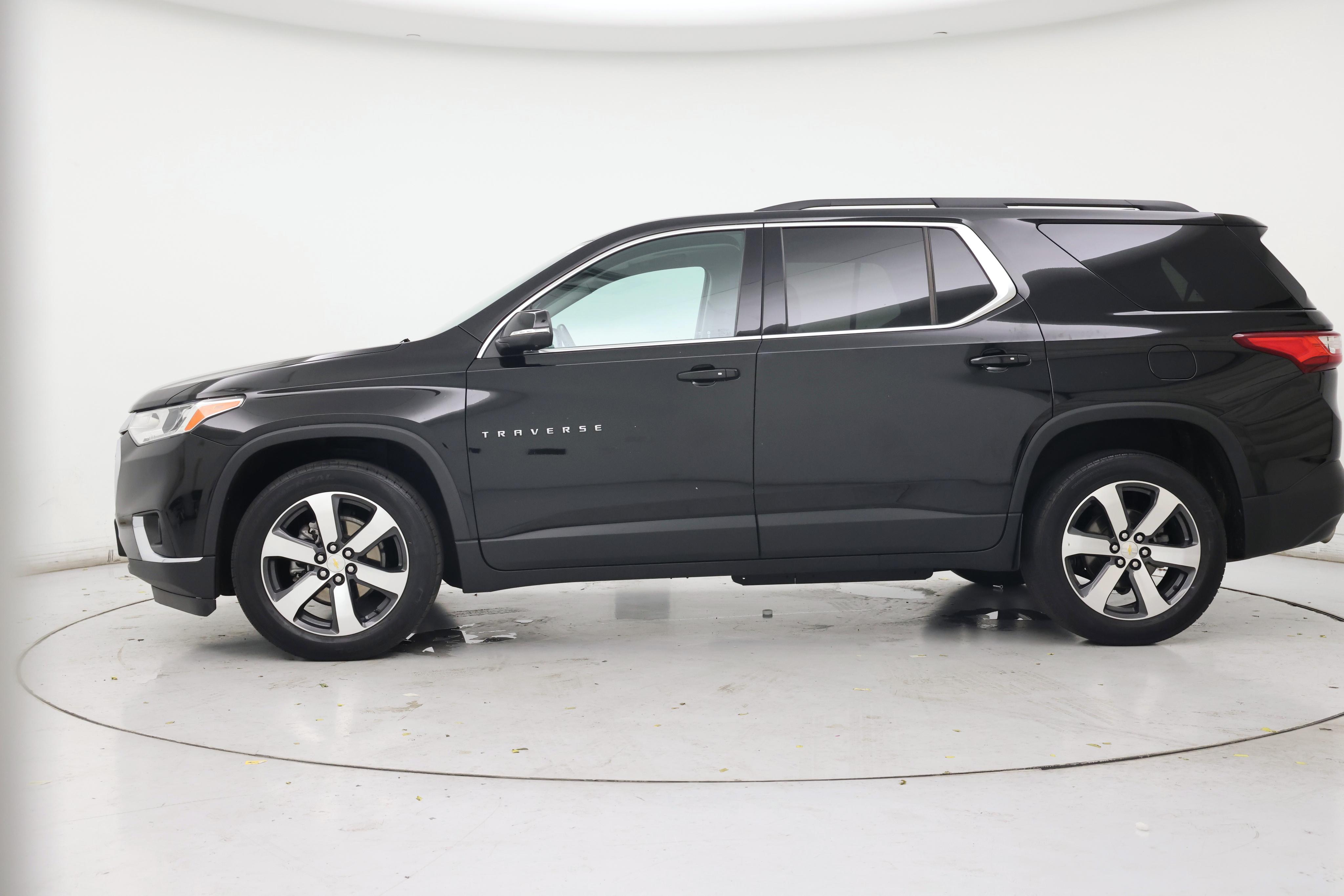 Thumbnail: 2021 Chevrolet Traverse - 3