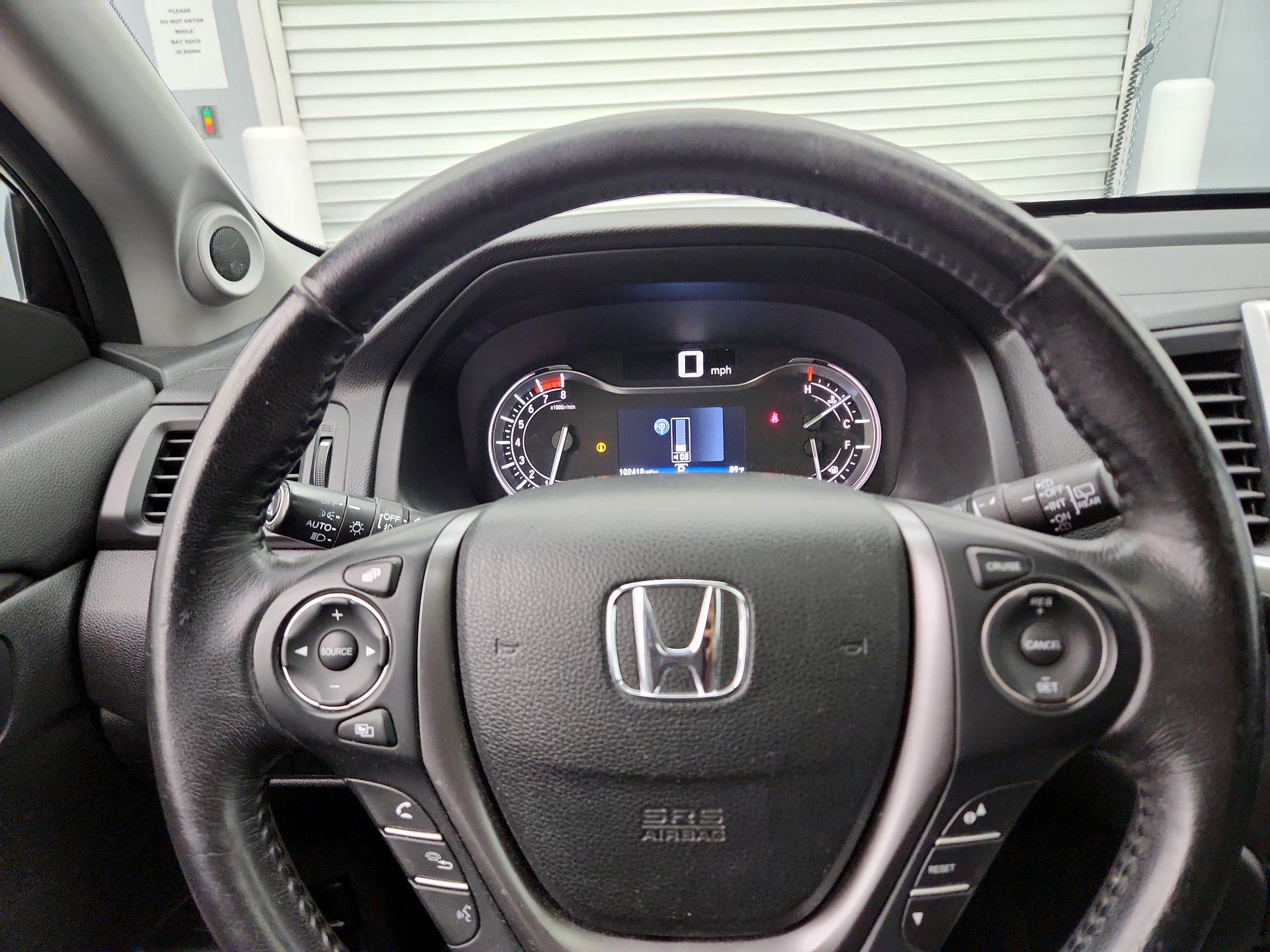 Thumbnail: 2018 Honda Pilot - 10
