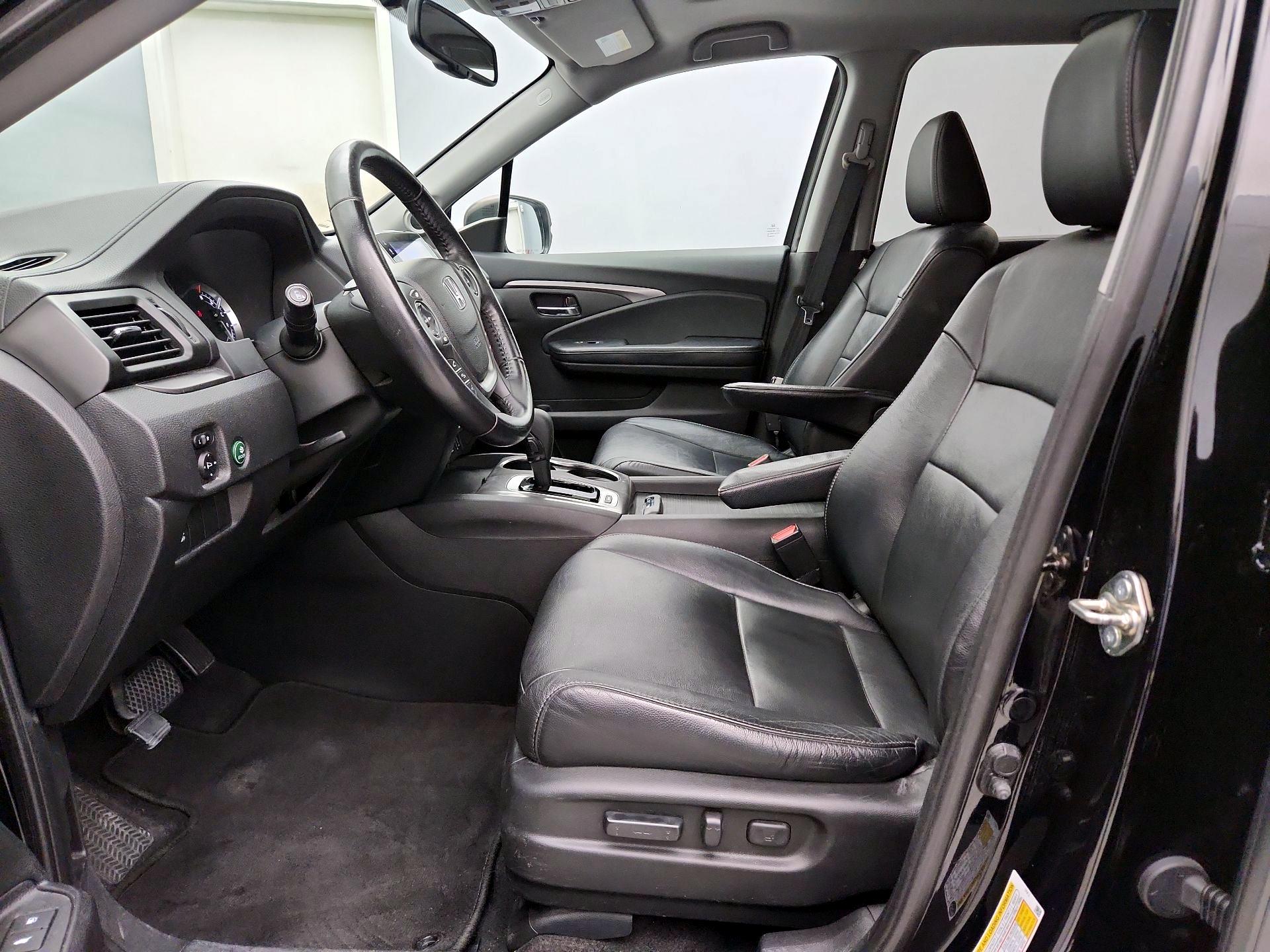Thumbnail: 2018 Honda Pilot - 11