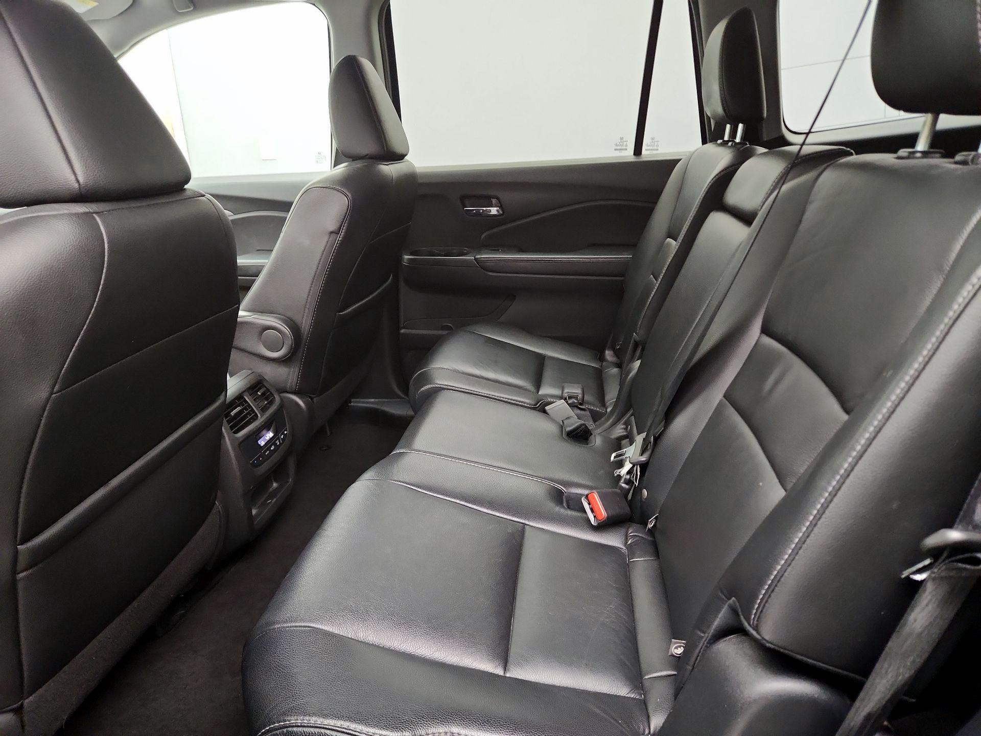 Thumbnail: 2018 Honda Pilot - 20