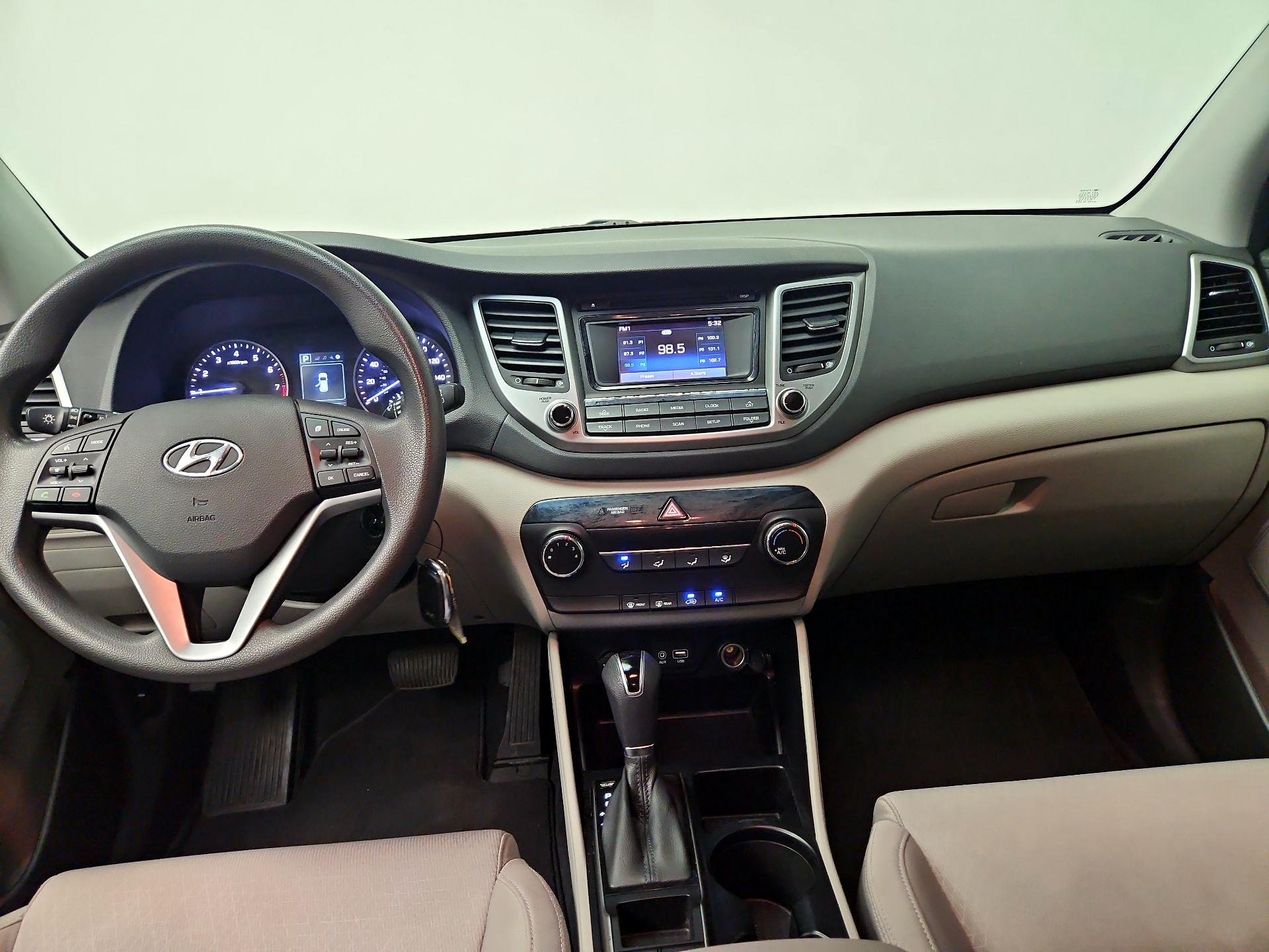 Thumbnail: 2016 Hyundai Tucson - 9