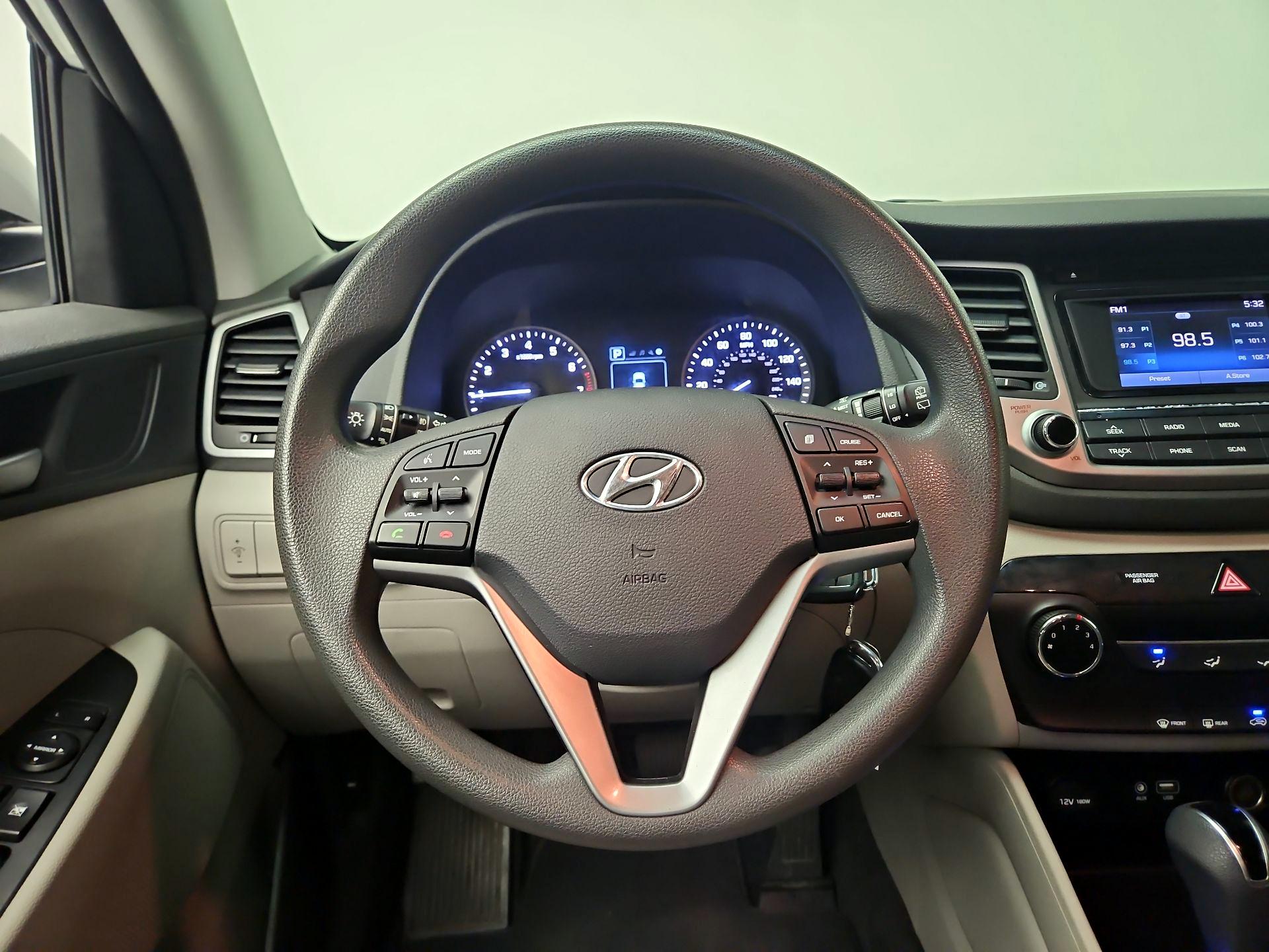 Thumbnail: 2016 Hyundai Tucson - 10