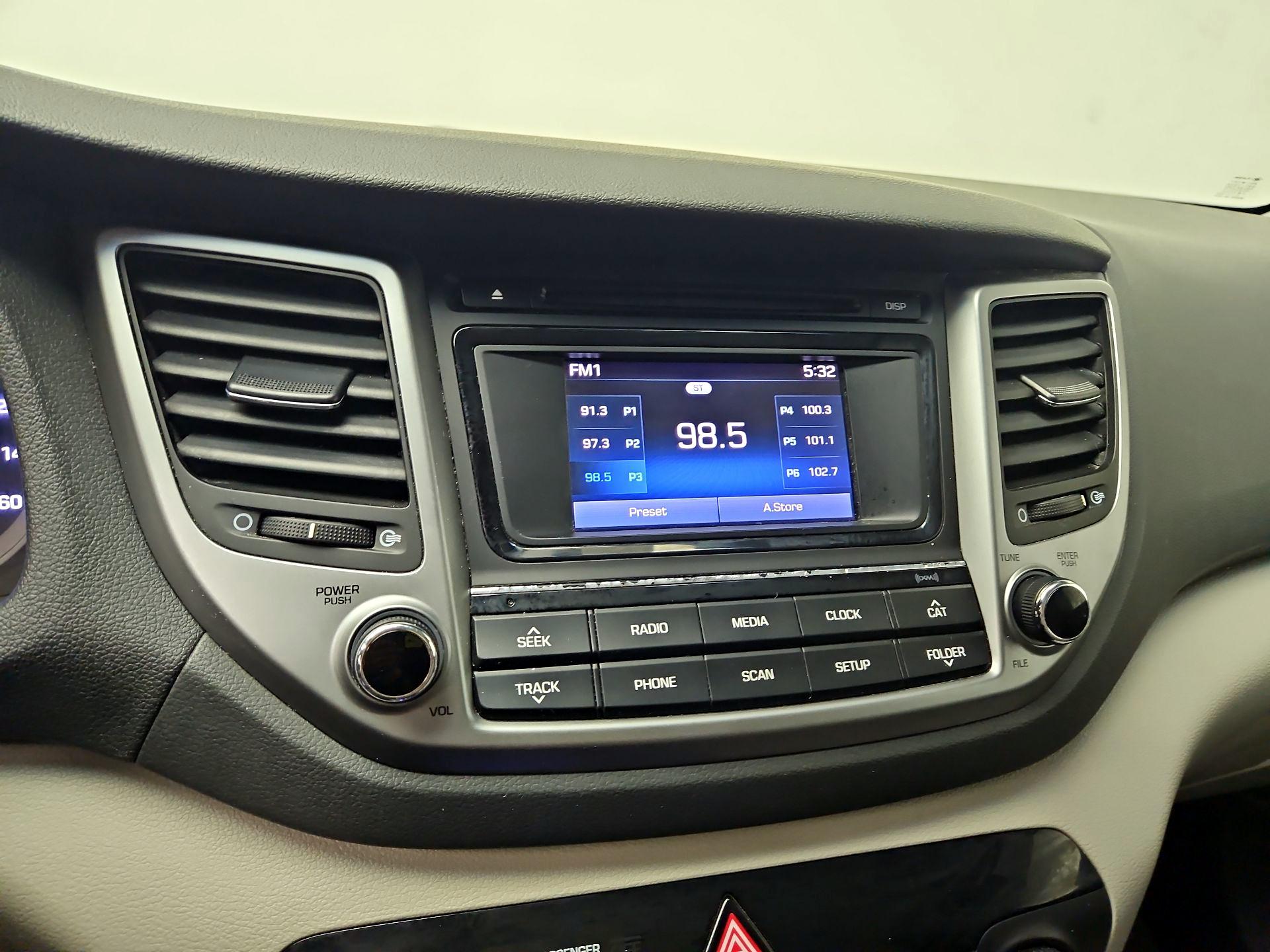 Thumbnail: 2016 Hyundai Tucson - 15