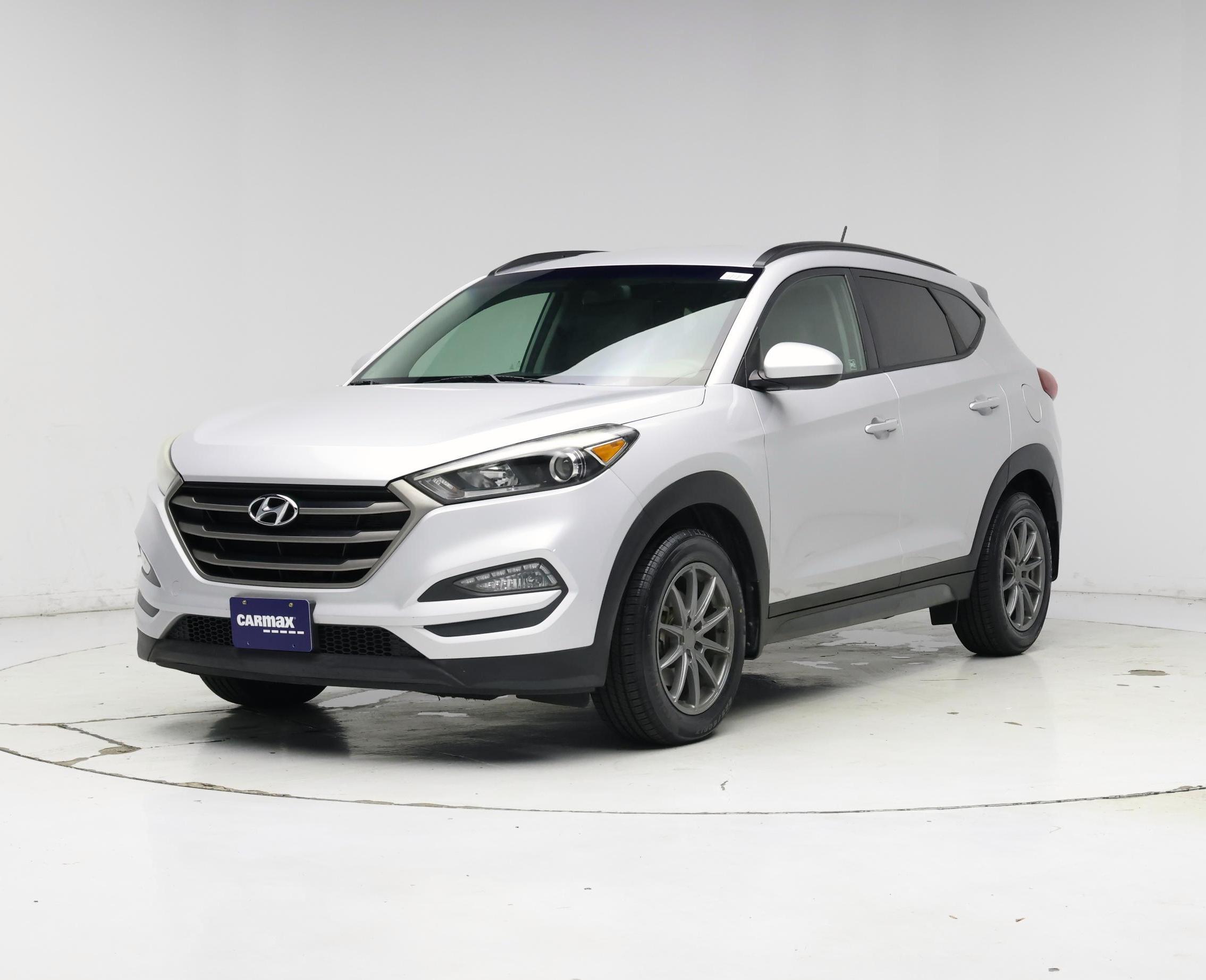 Thumbnail: 2016 Hyundai Tucson - 4