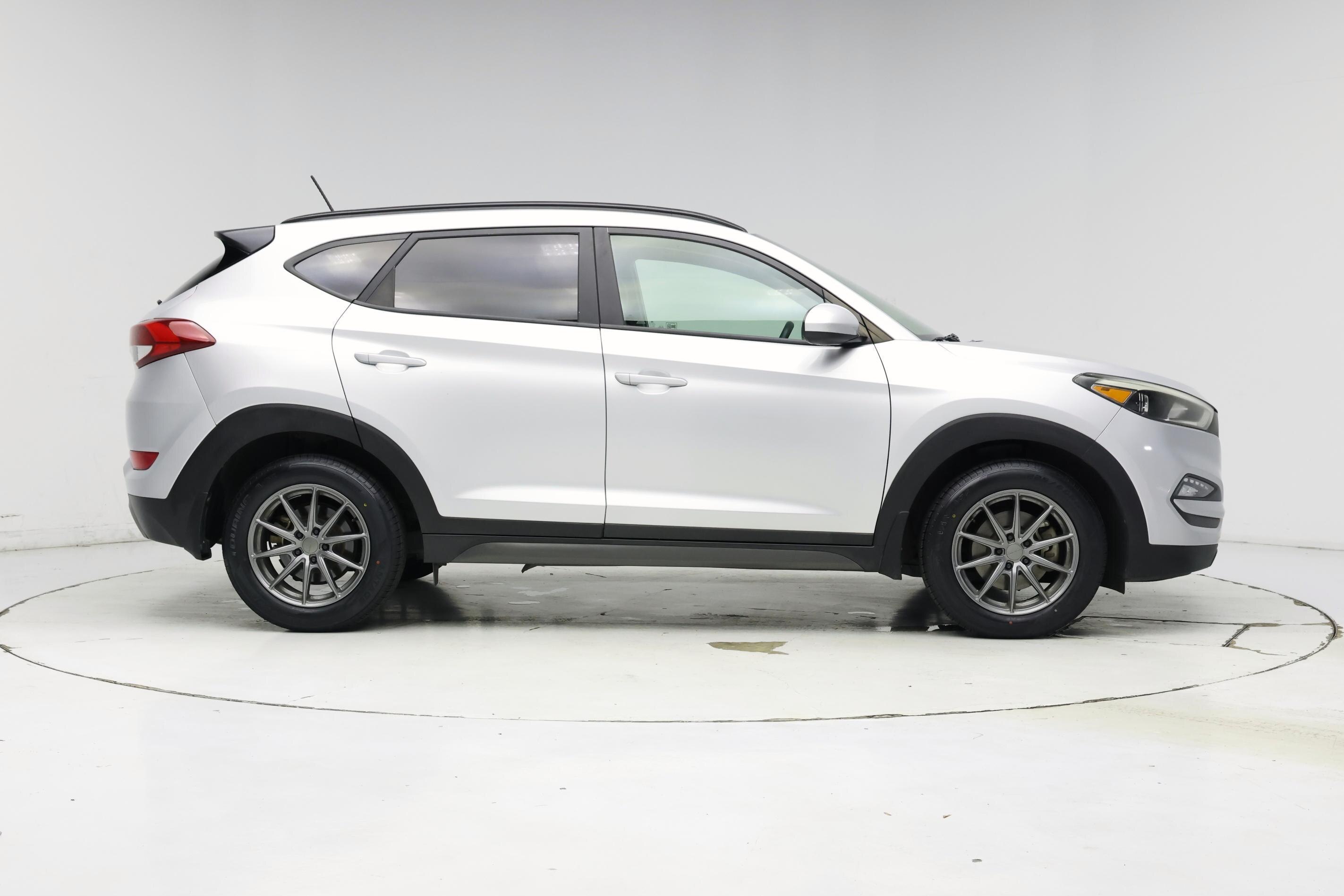 Thumbnail: 2016 Hyundai Tucson - 7