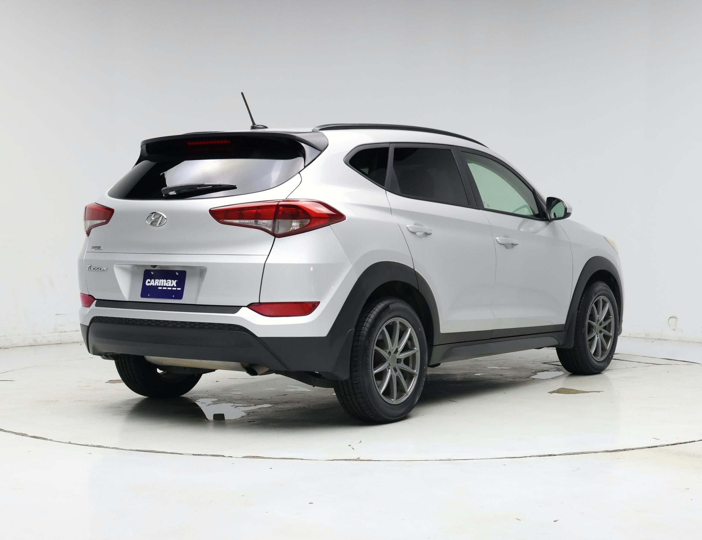 Thumbnail: 2016 Hyundai Tucson - 8