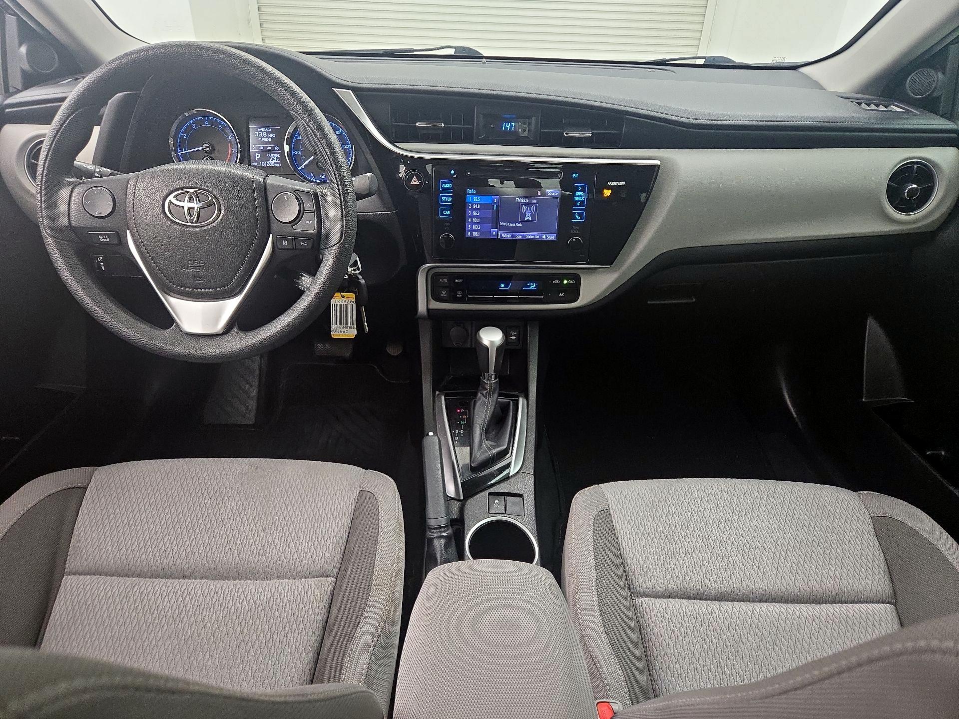 Thumbnail: 2017 Toyota Corolla - 9