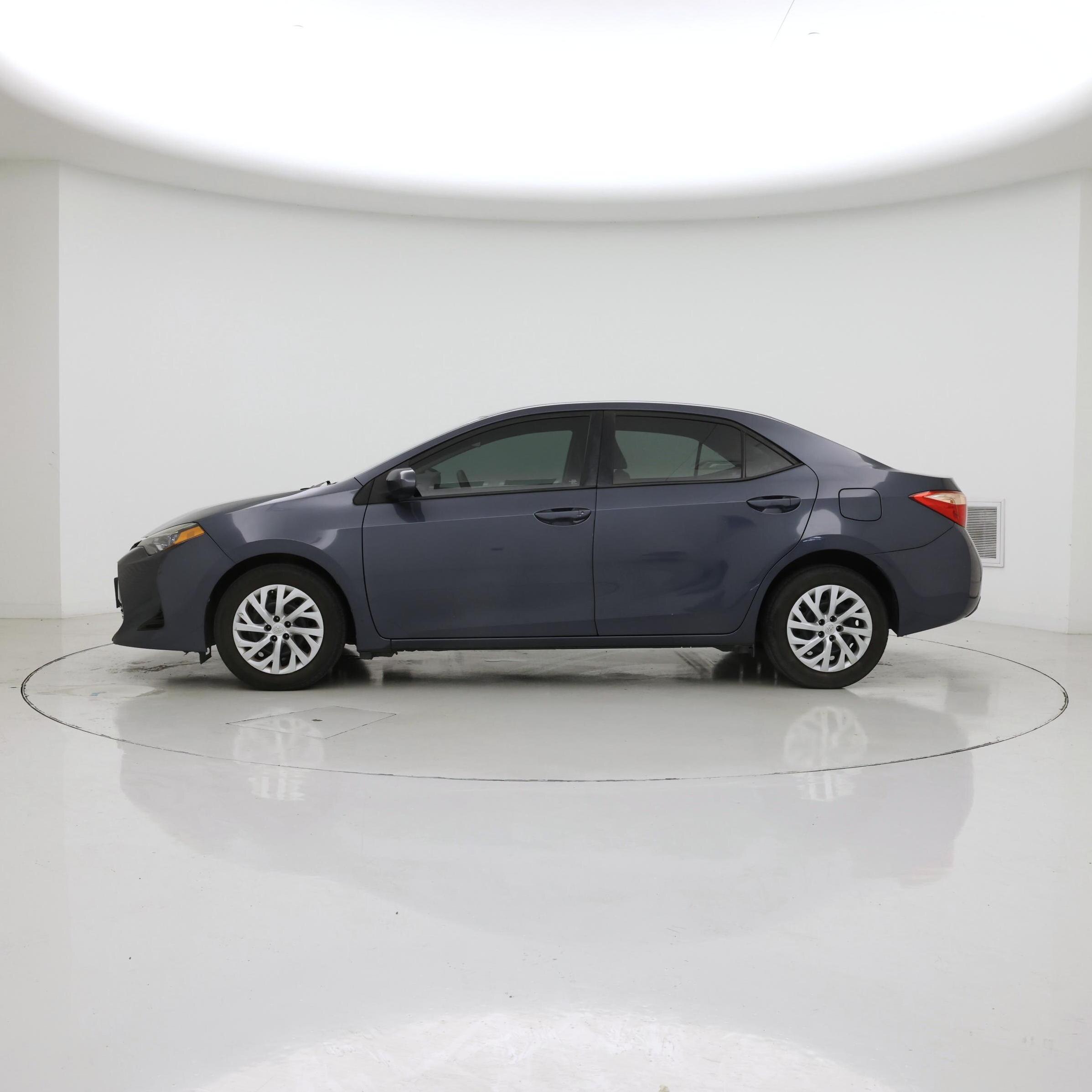 Thumbnail: 2017 Toyota Corolla - 3