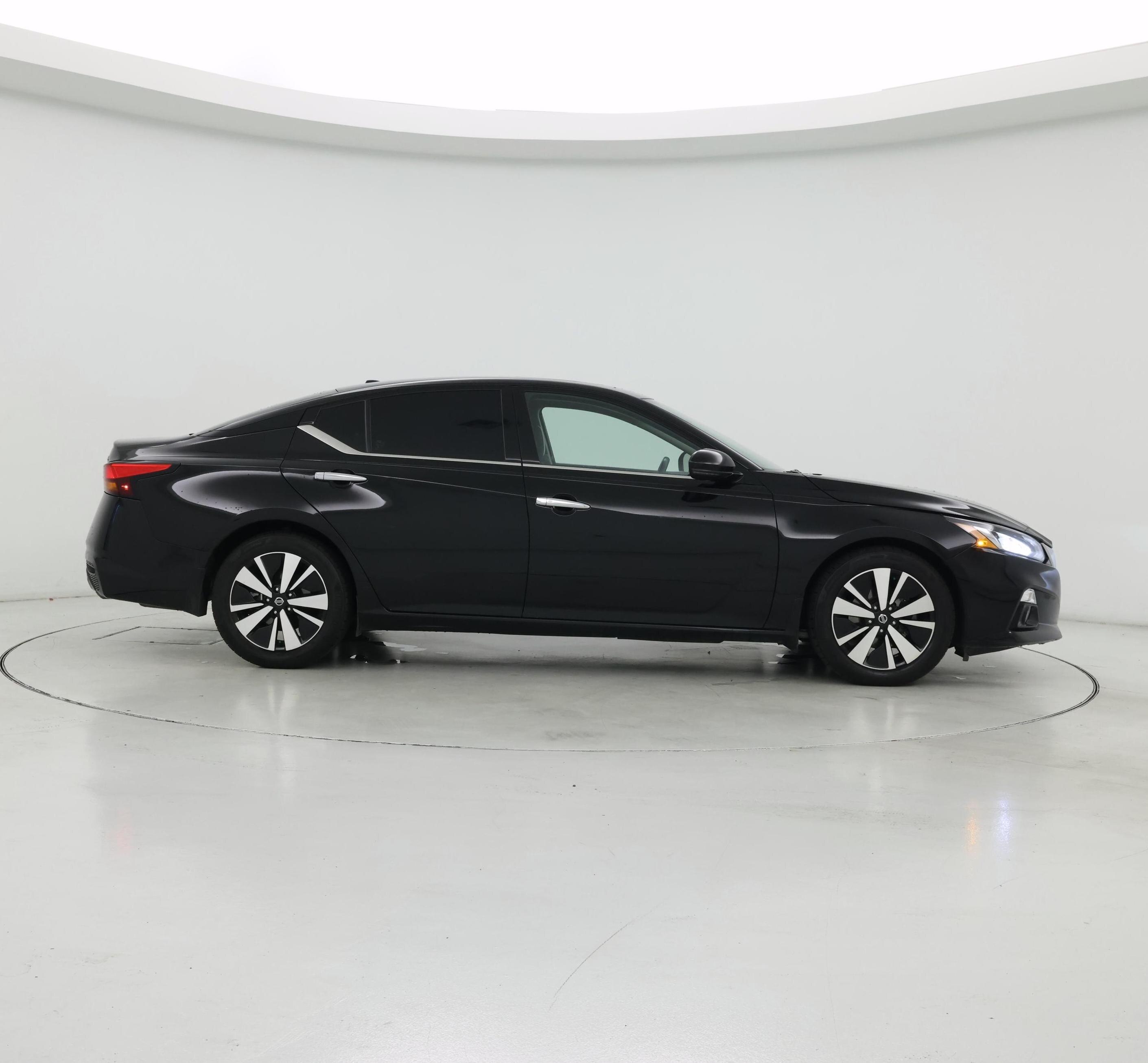 Thumbnail: 2022 Nissan Altima - 7