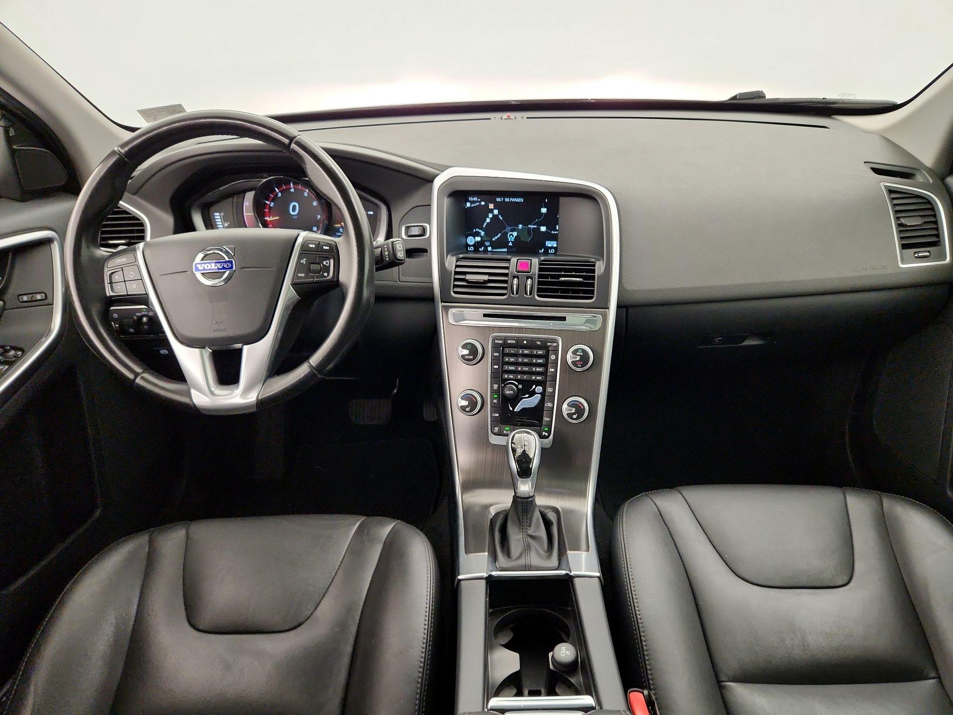 Thumbnail: 2016 Volvo XC60 - 9