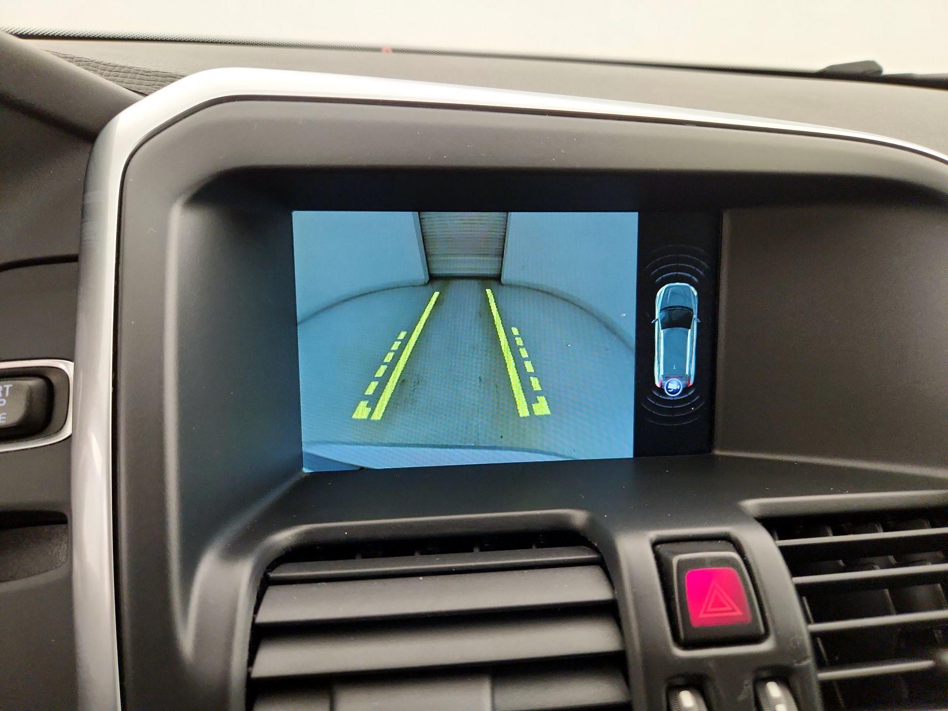 Thumbnail: 2016 Volvo XC60 - 15