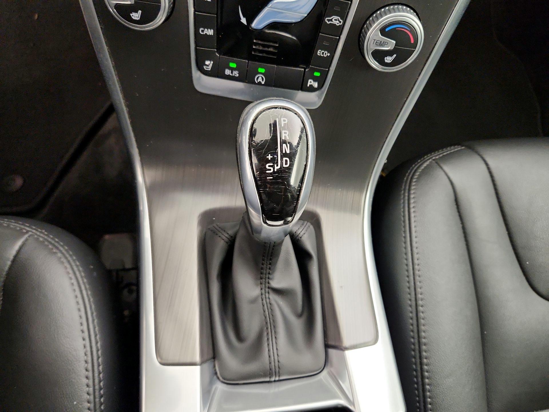 Thumbnail: 2016 Volvo XC60 - 18