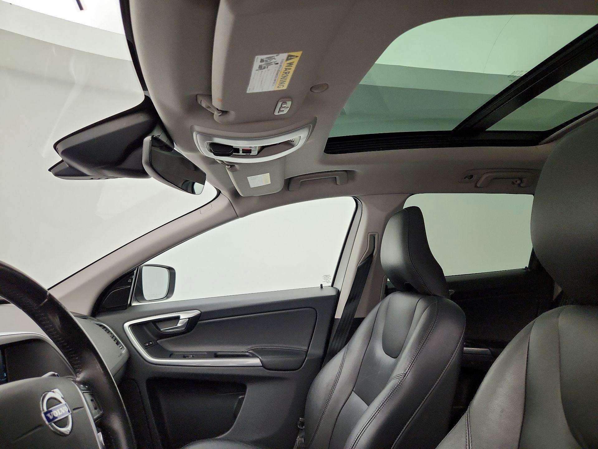 Thumbnail: 2016 Volvo XC60 - 20