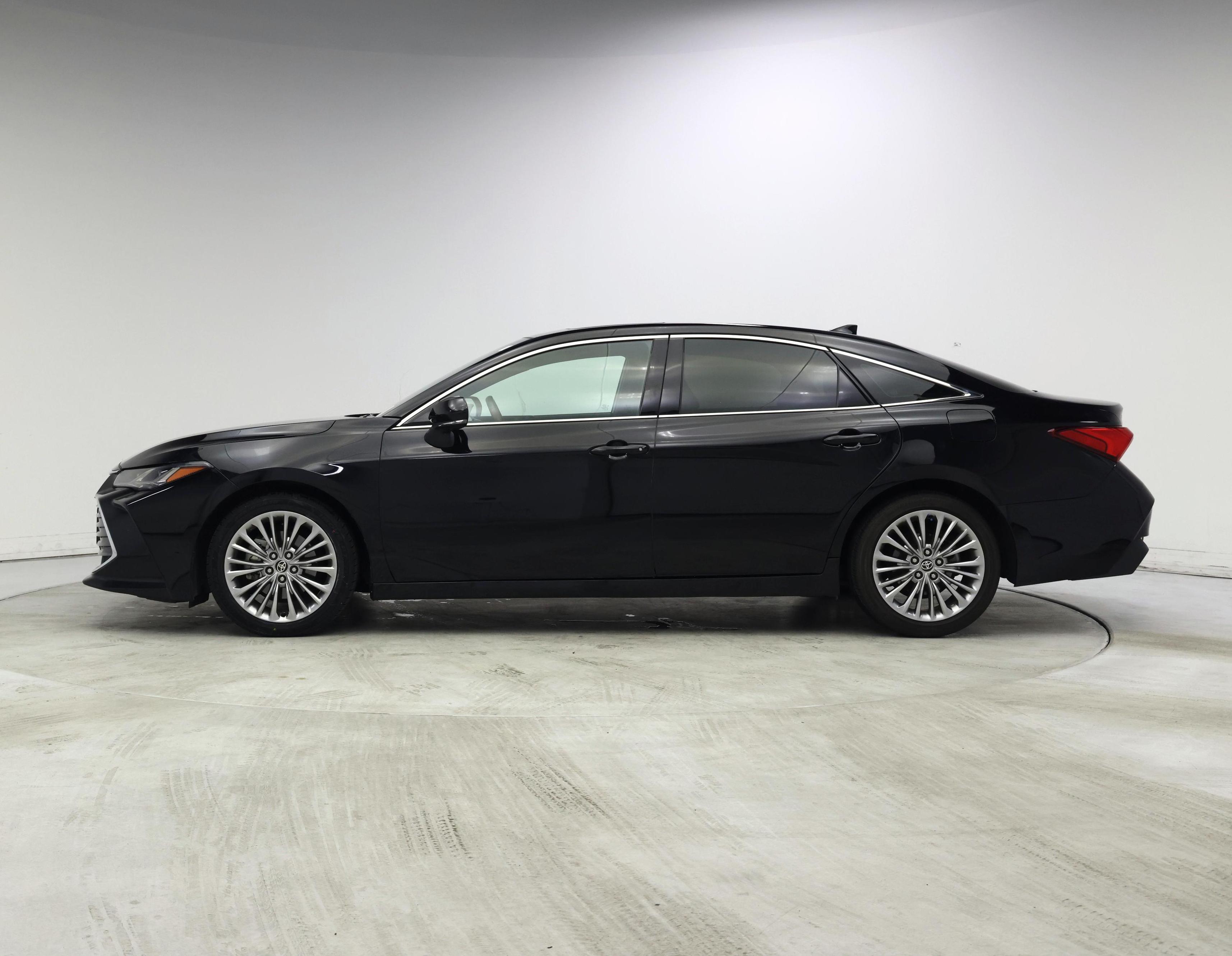 Thumbnail: 2022 Toyota Avalon - 3