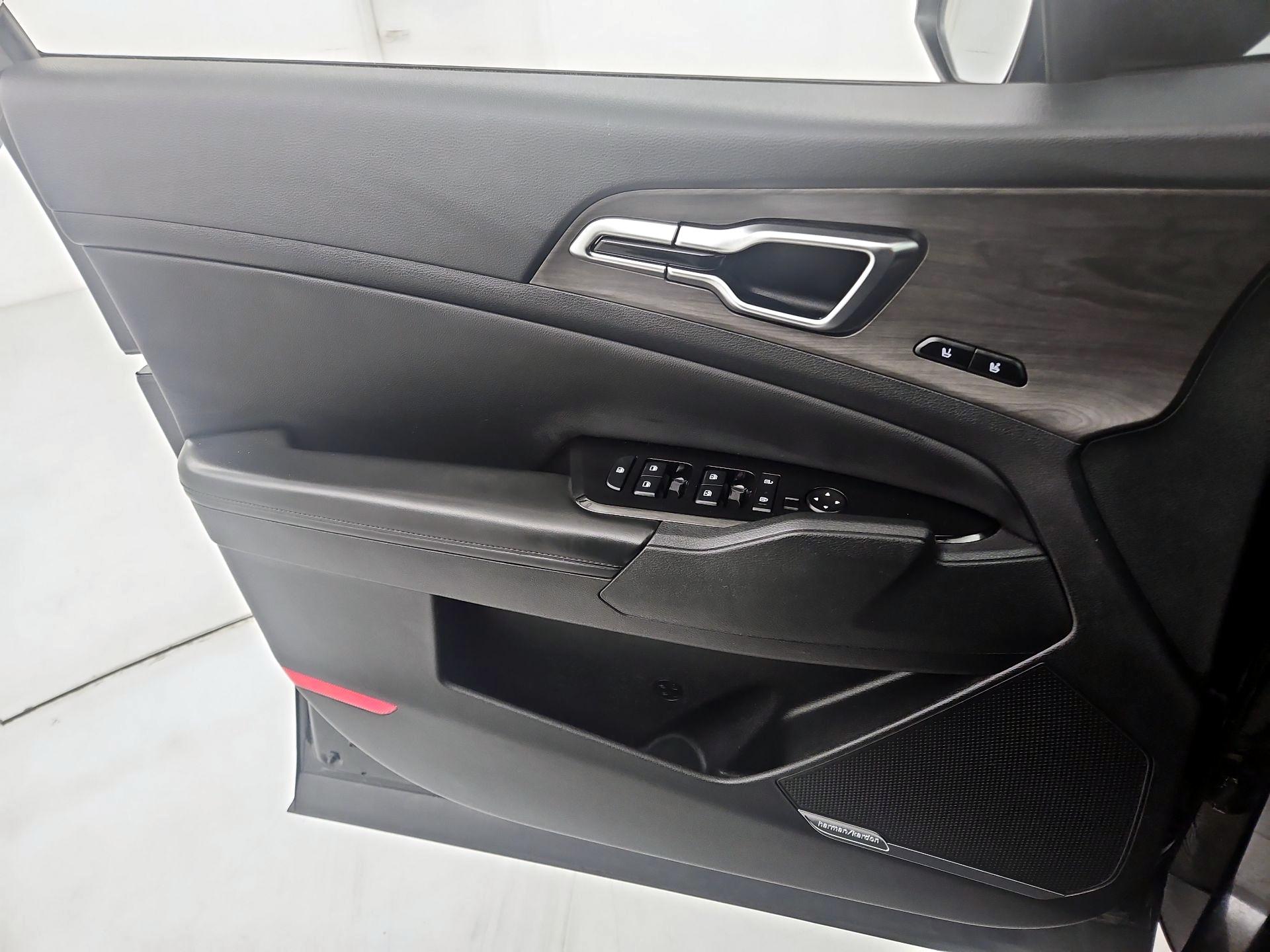 Thumbnail: 2023 Kia Sportage - 12