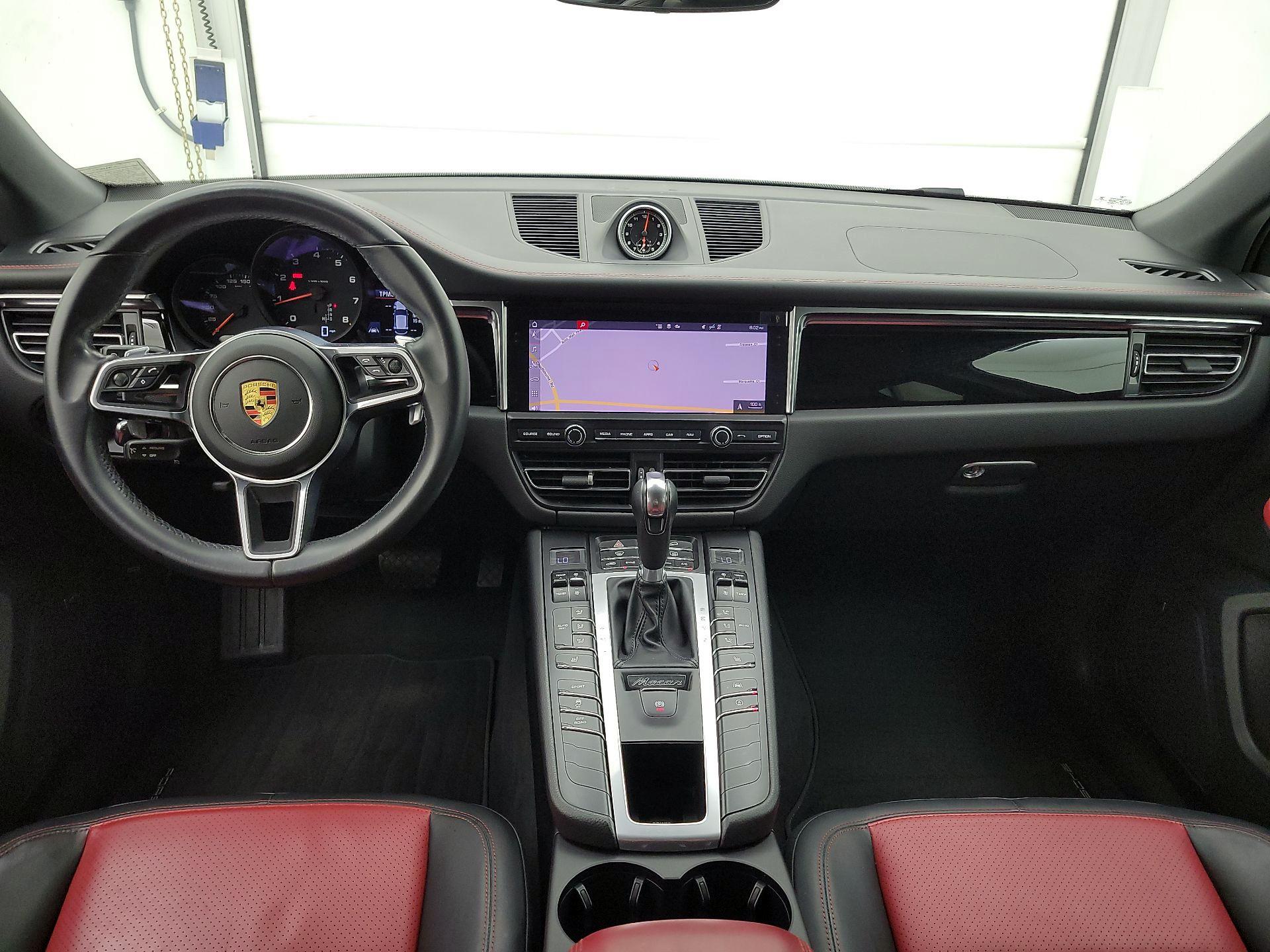 Thumbnail: 2021 Porsche Macan - 9